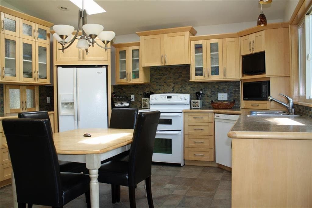 4431 Colchester Drive, Richmond, V7C 4R3 — photo 5