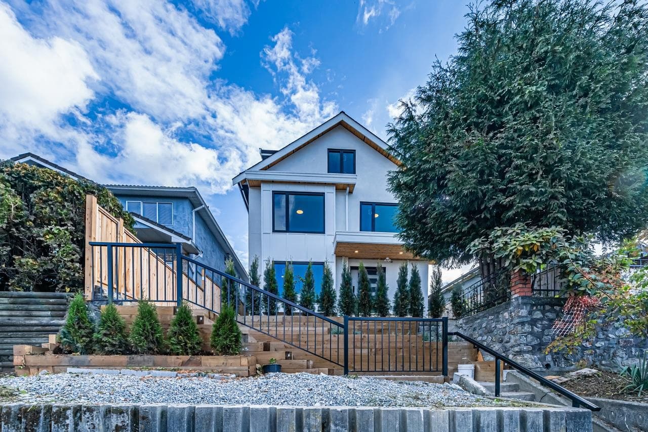 1 - 2232 Renfrew Street, Vancouver, V5M 3J7 — photo 2