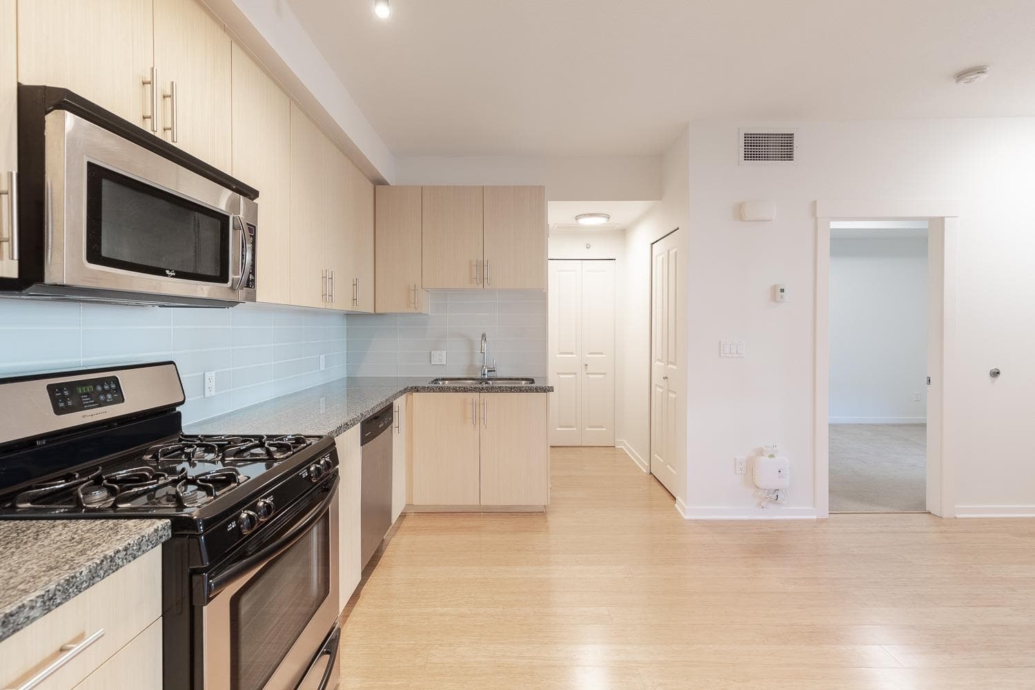 203 - 6077 London Road, Richmond, V7E 0A7 — photo 3