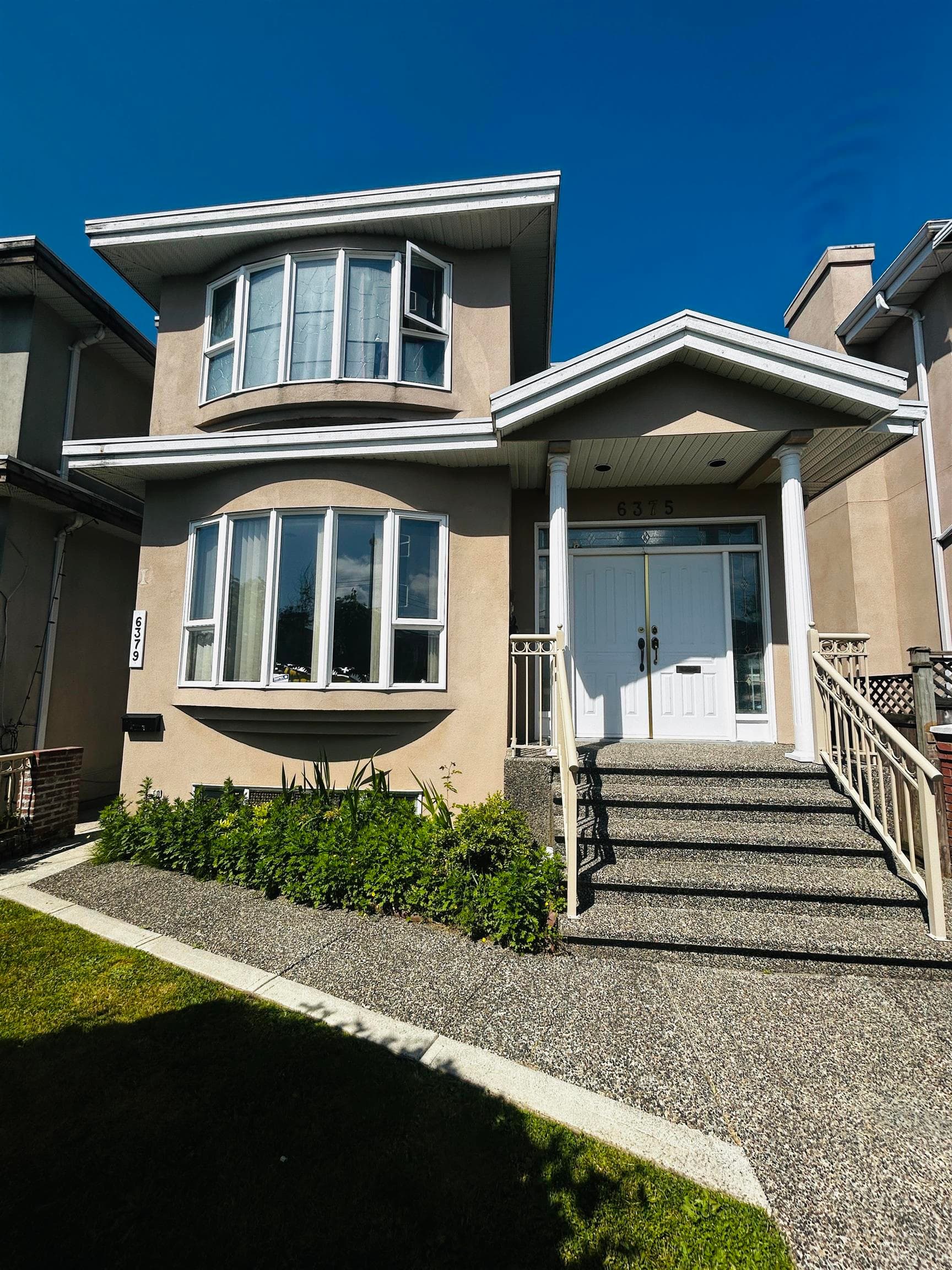 6375 Bruce Street, Vancouver