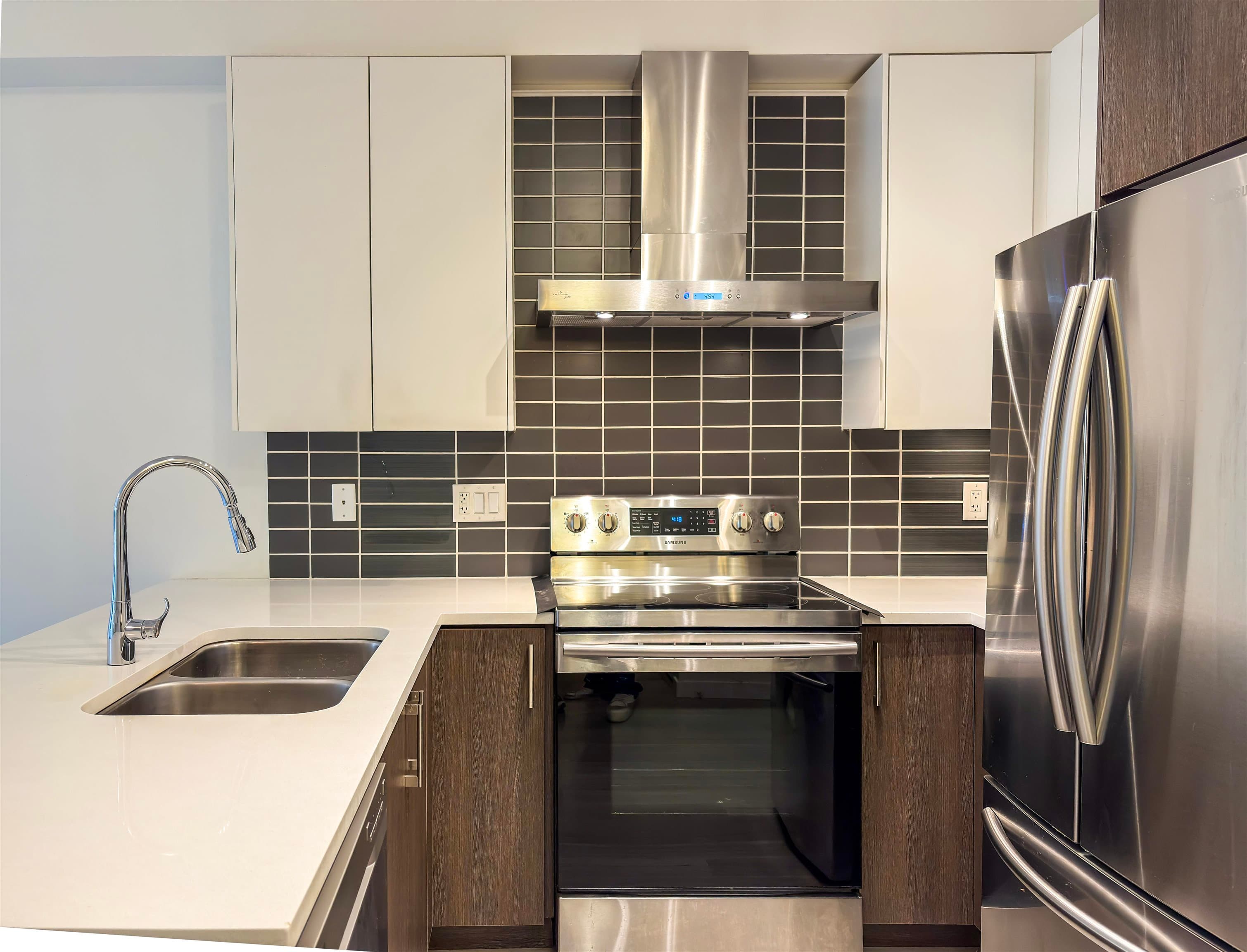 213 - 6480 195a Street, Surrey, V4N 6P1 — photo 2