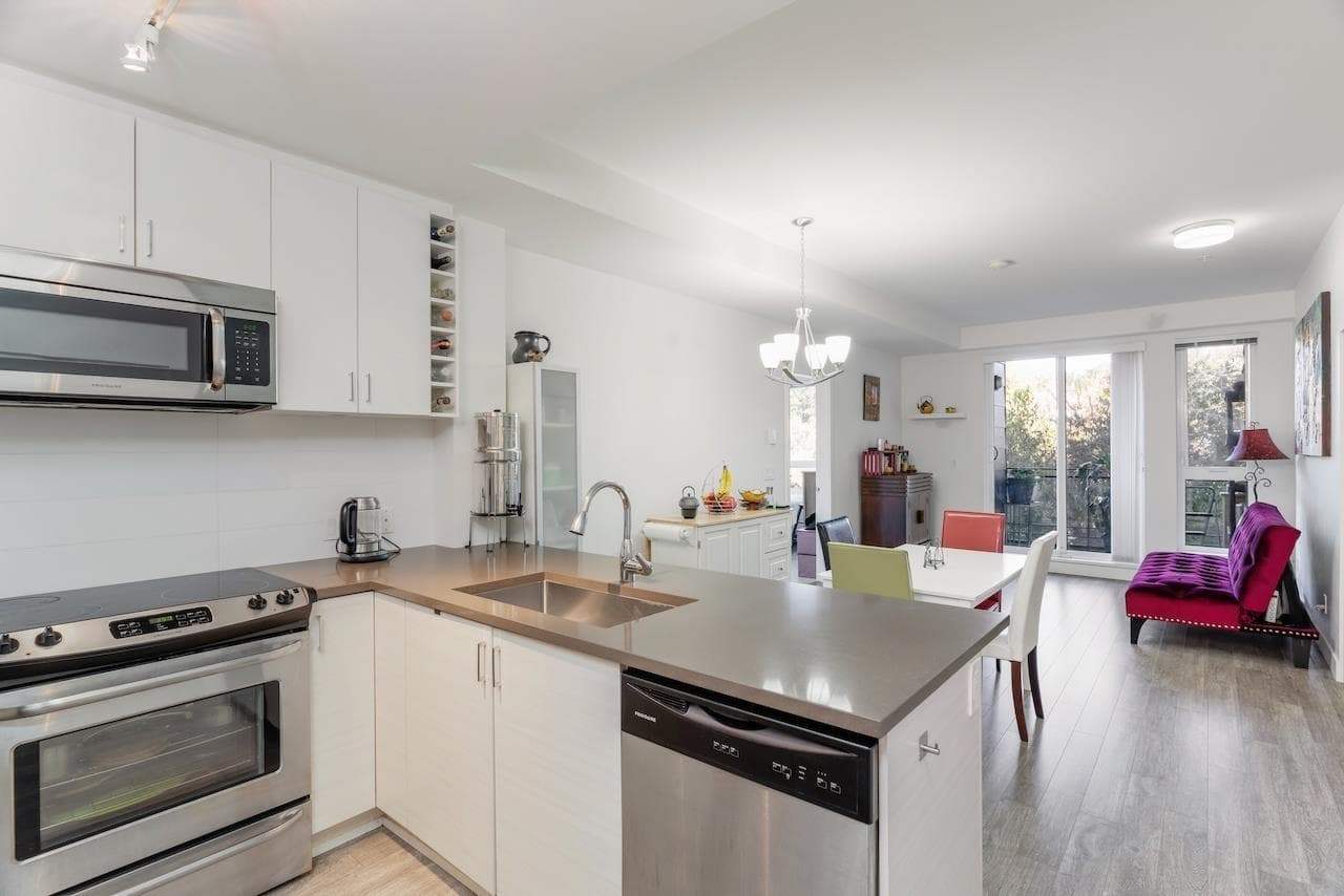311 - 13919 Fraser Highway, Surrey, V3W 0X8 — photo 5