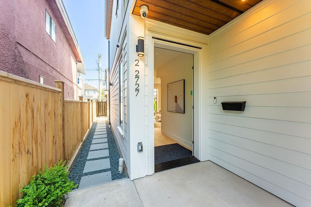 2 - 2727 Parker Street, Vancouver, V5K 2T6 — photo 2