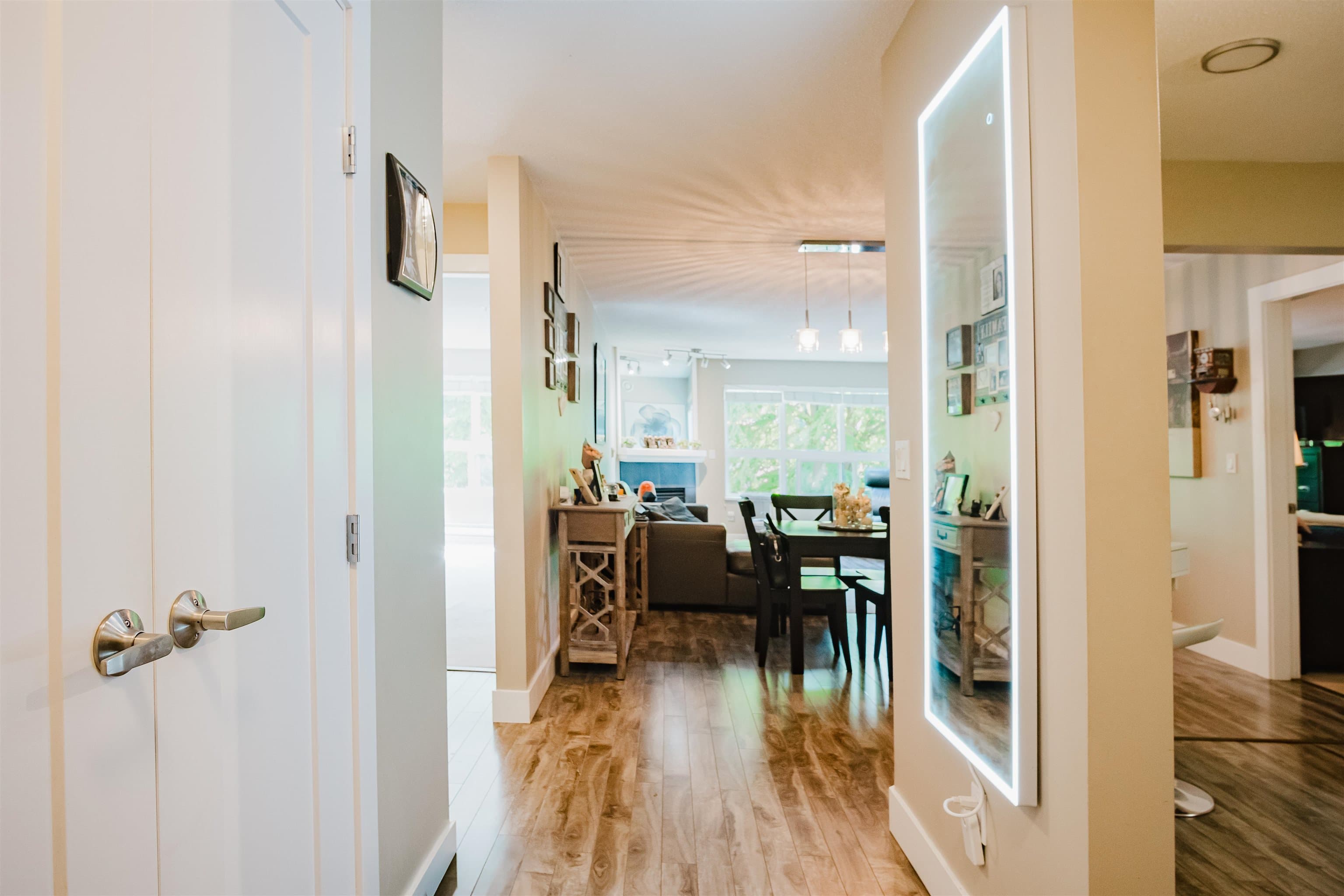 215 - 8068 120a Street, Surrey, V3W 3P3 — photo 4