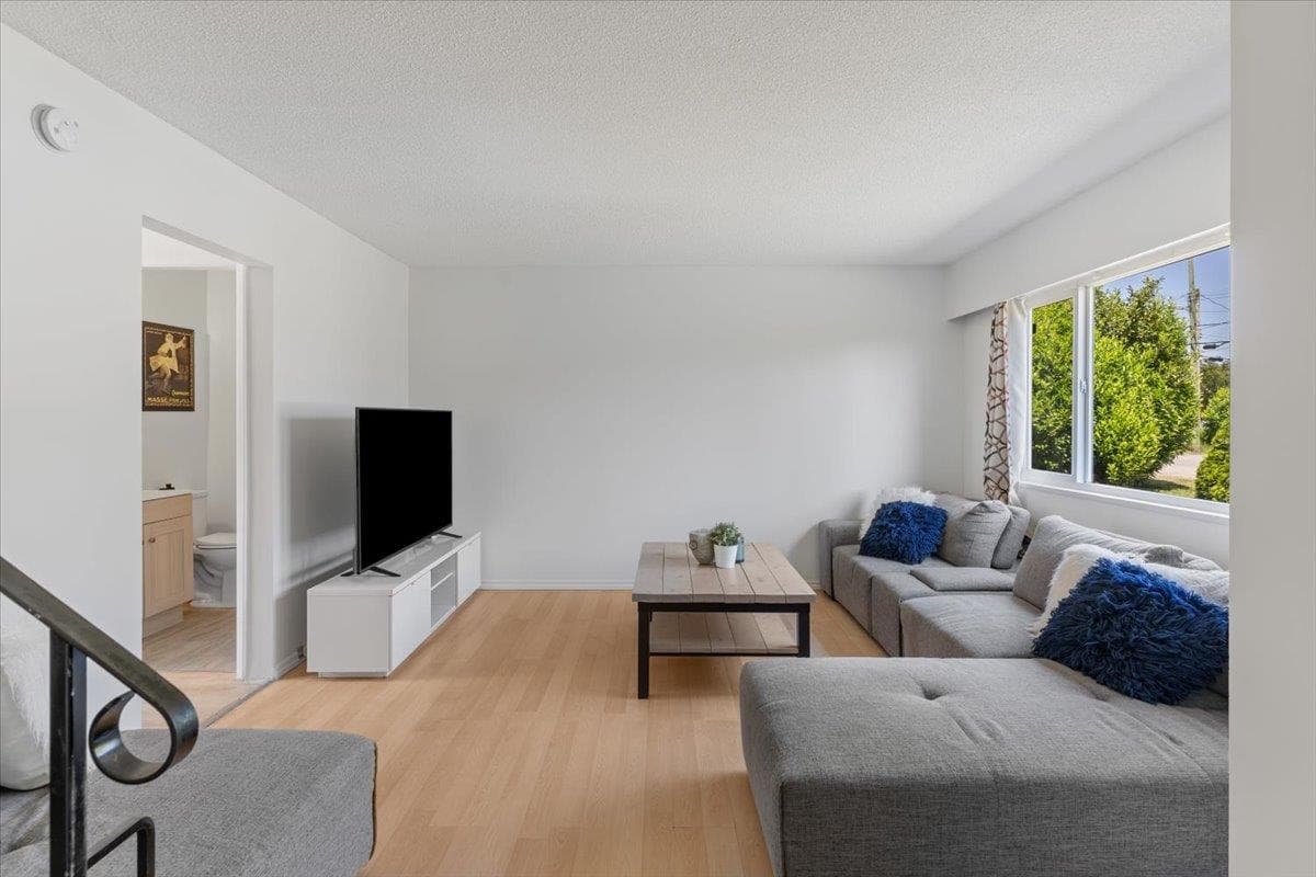 3265 Vincent Street, Port Coquitlam, V3B 3T3 — photo 5