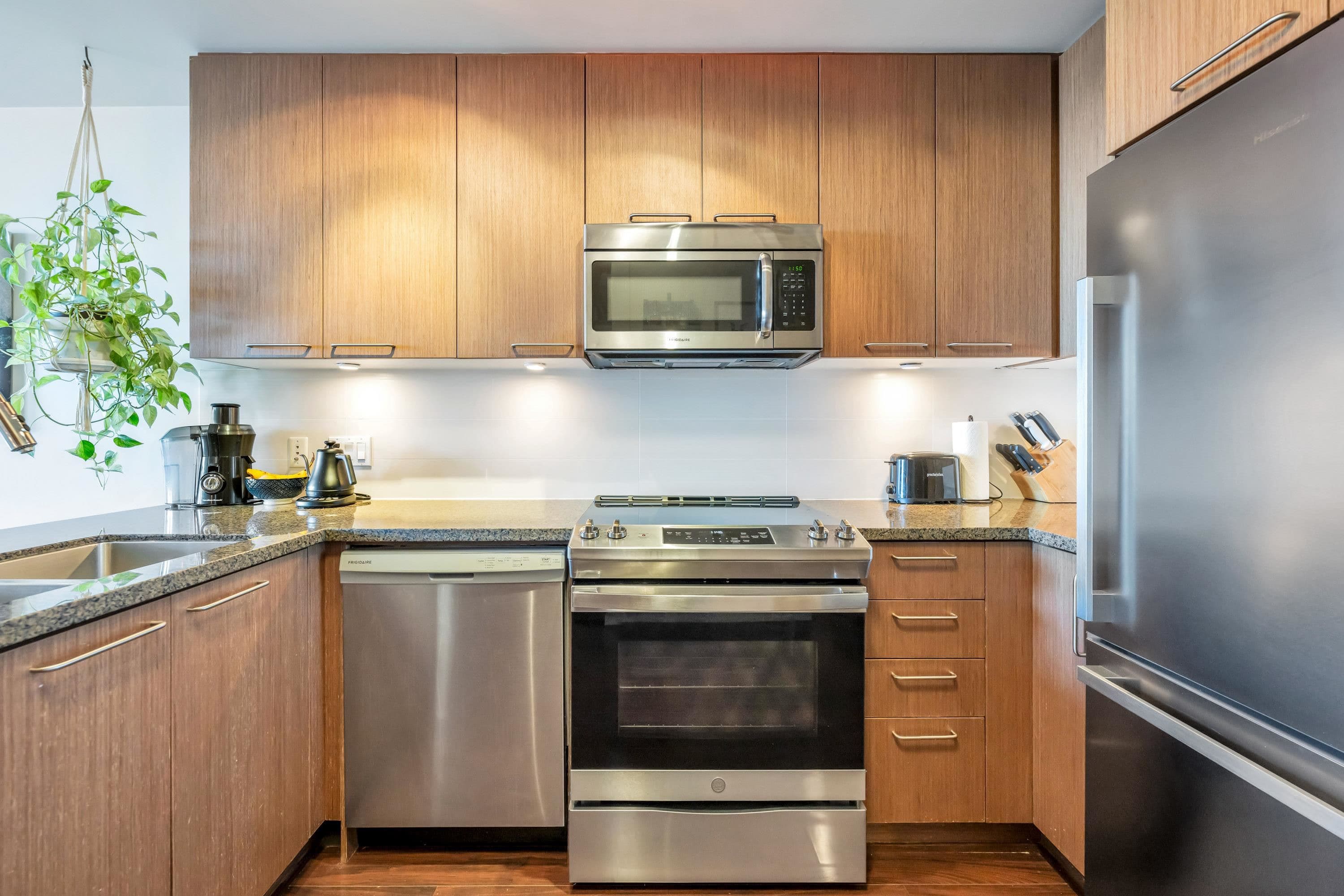 305 - 2008 E 54th Avenue, Vancouver, V5P 1Y6 — photo 3