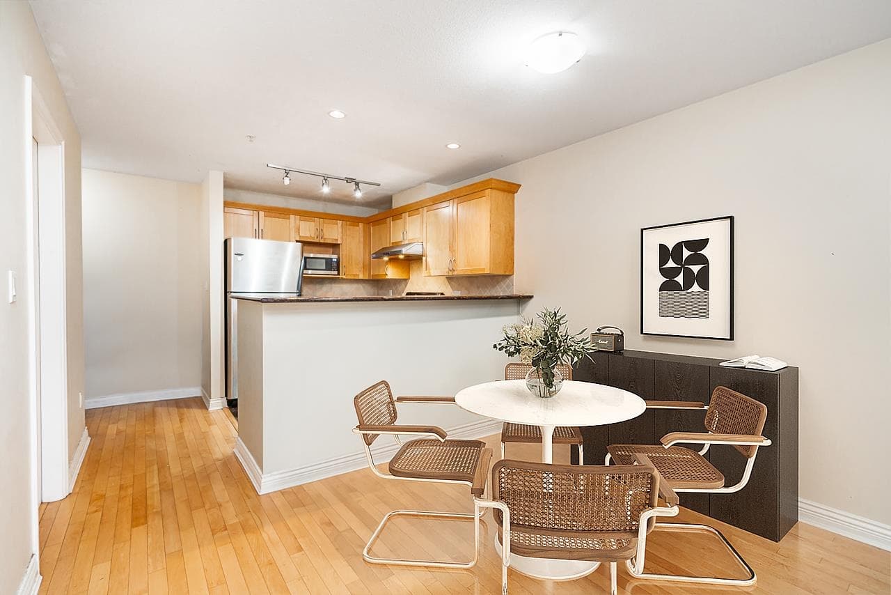 301 - 2015 Trafalgar Street, Vancouver, V6K 1P7 — photo 1