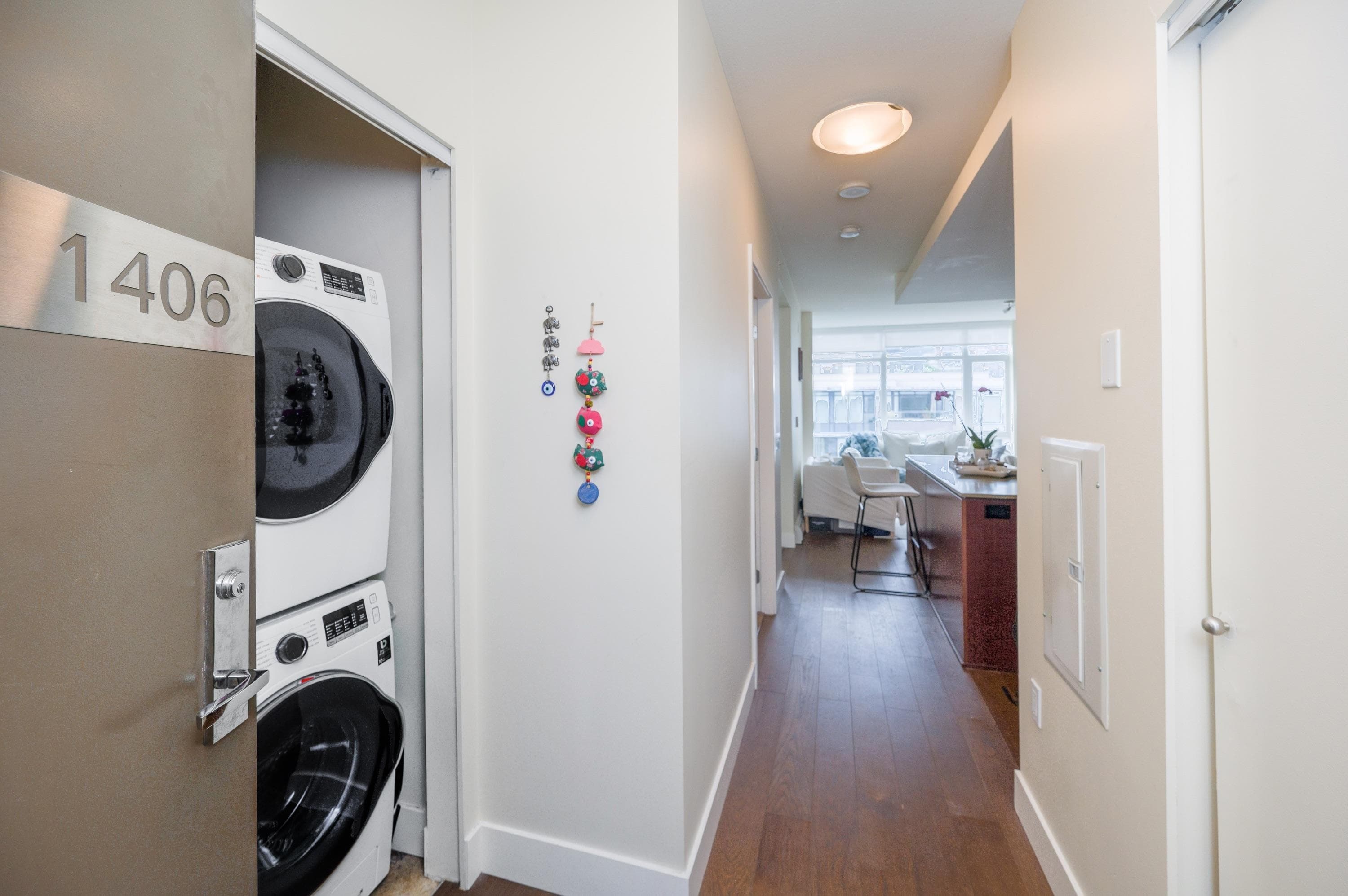 1406 - 1320 Chesterfield Avenue, North Vancouver, V7M 9A7 — photo 4