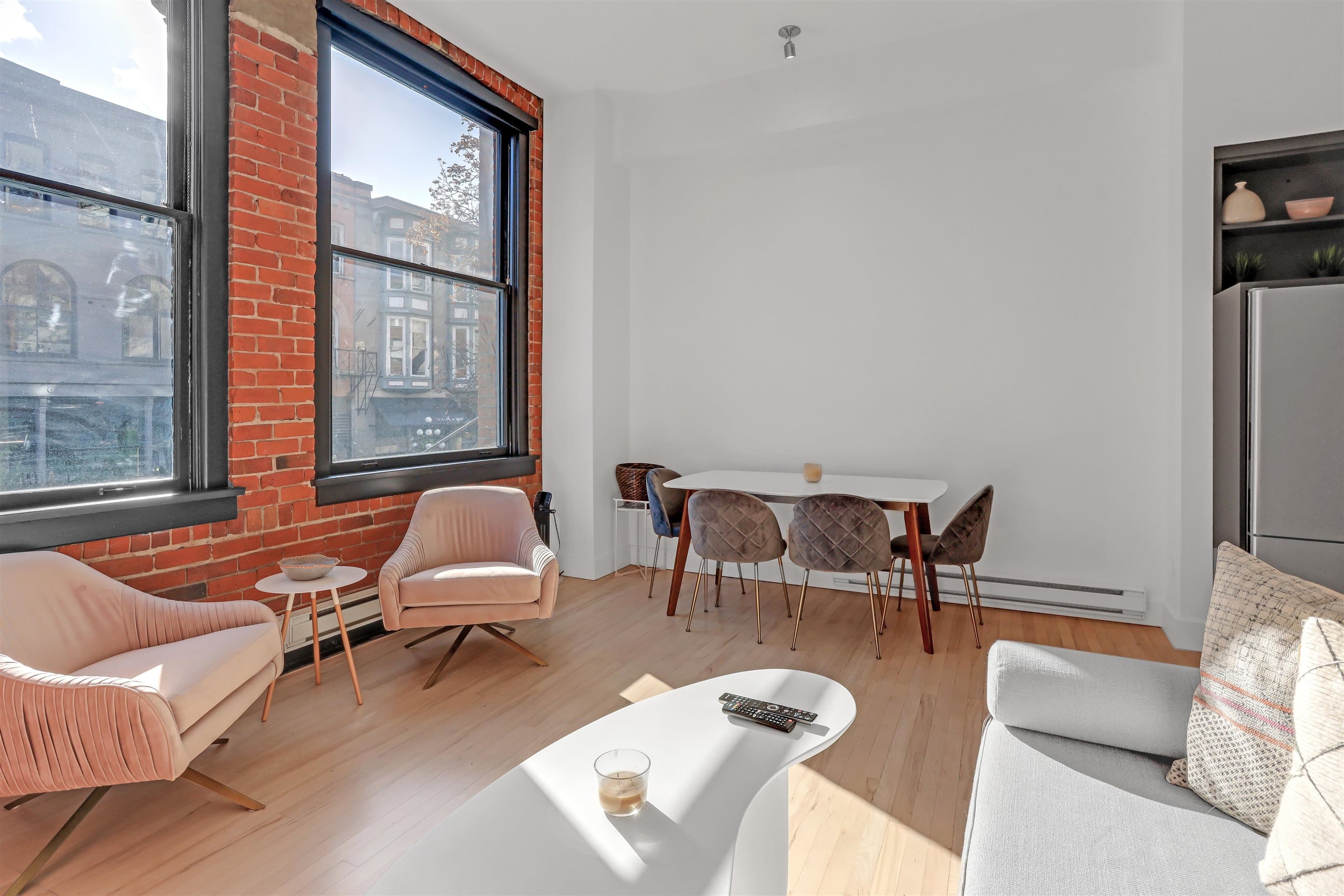 201 - 345 Water Street, Vancouver, V6B 1B8 — photo 2