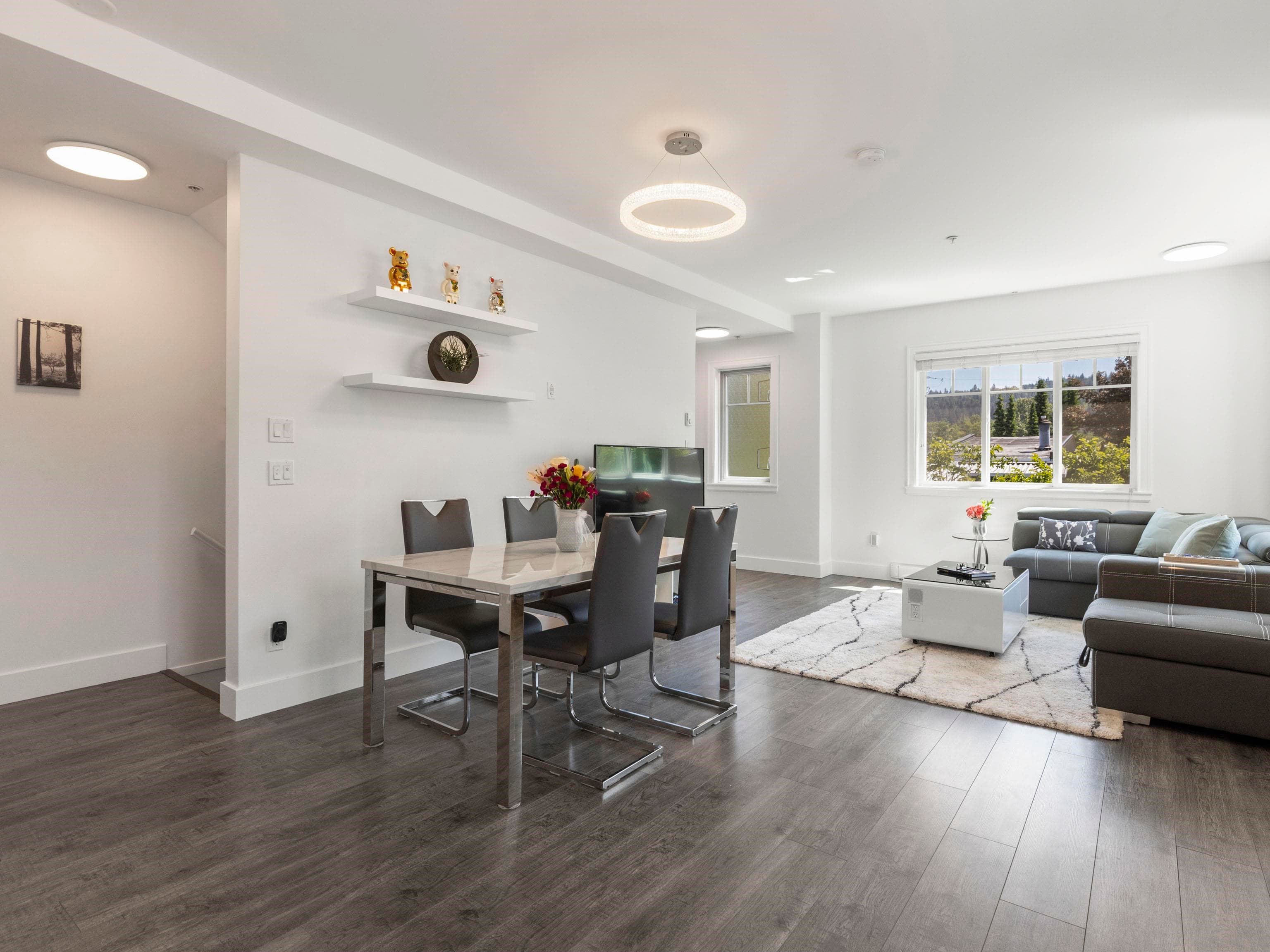 205 - 528 Sperling Avenue, Burnaby, V5B 4H3 — photo 2