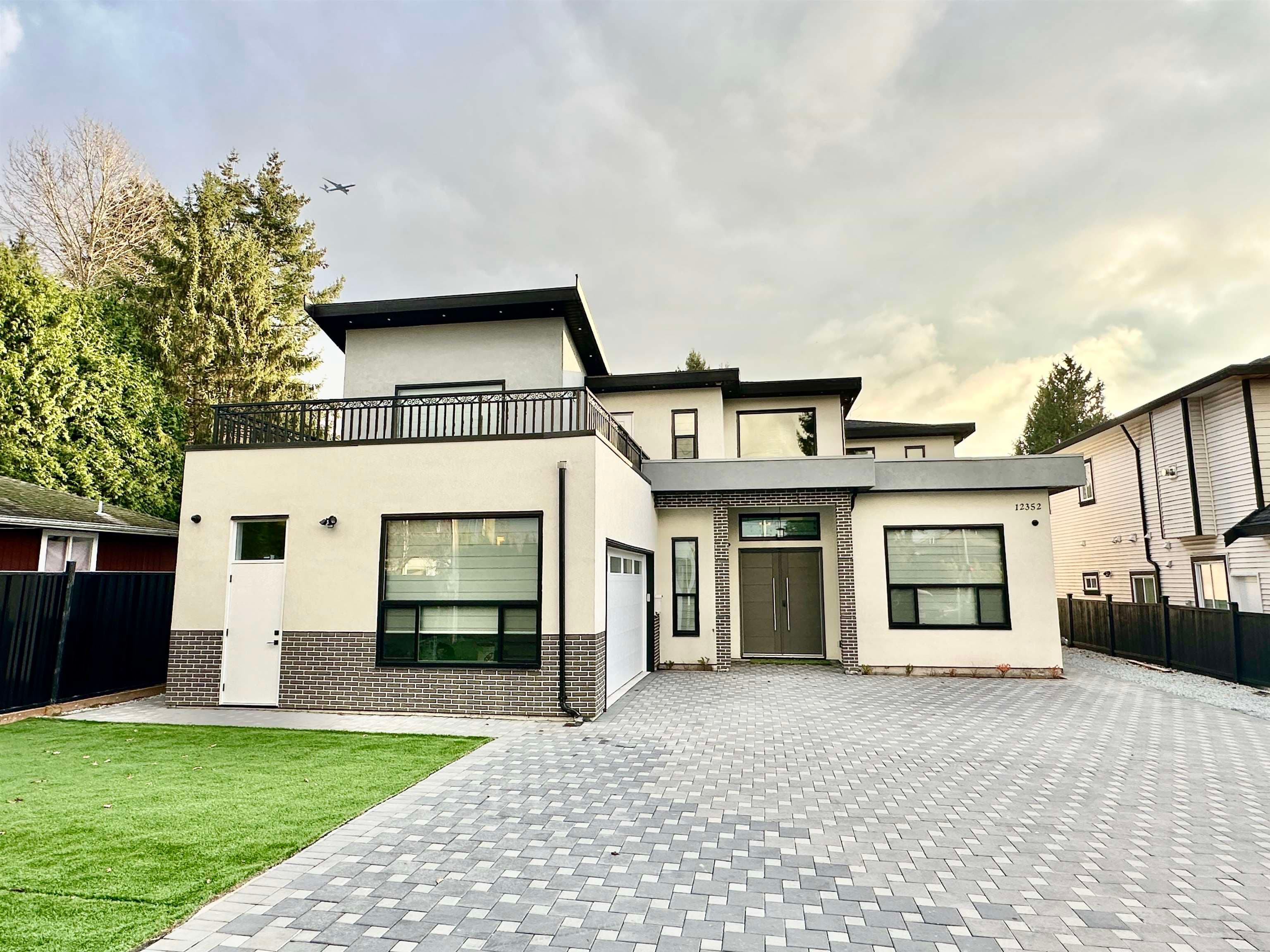 12352 96 Avenue, Surrey