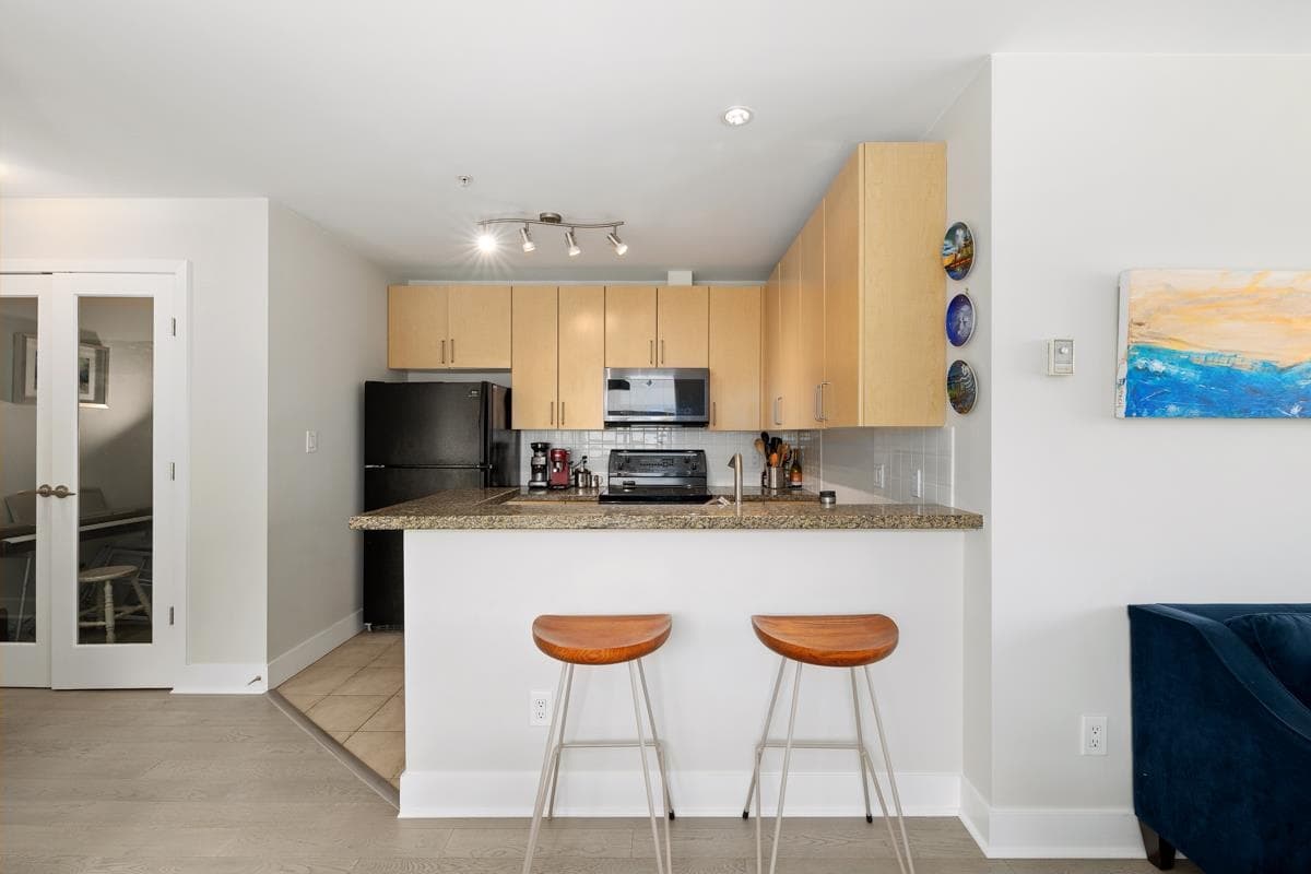 301 - 2630 Arbutus Street, Vancouver, V6J 5L8 — photo 2
