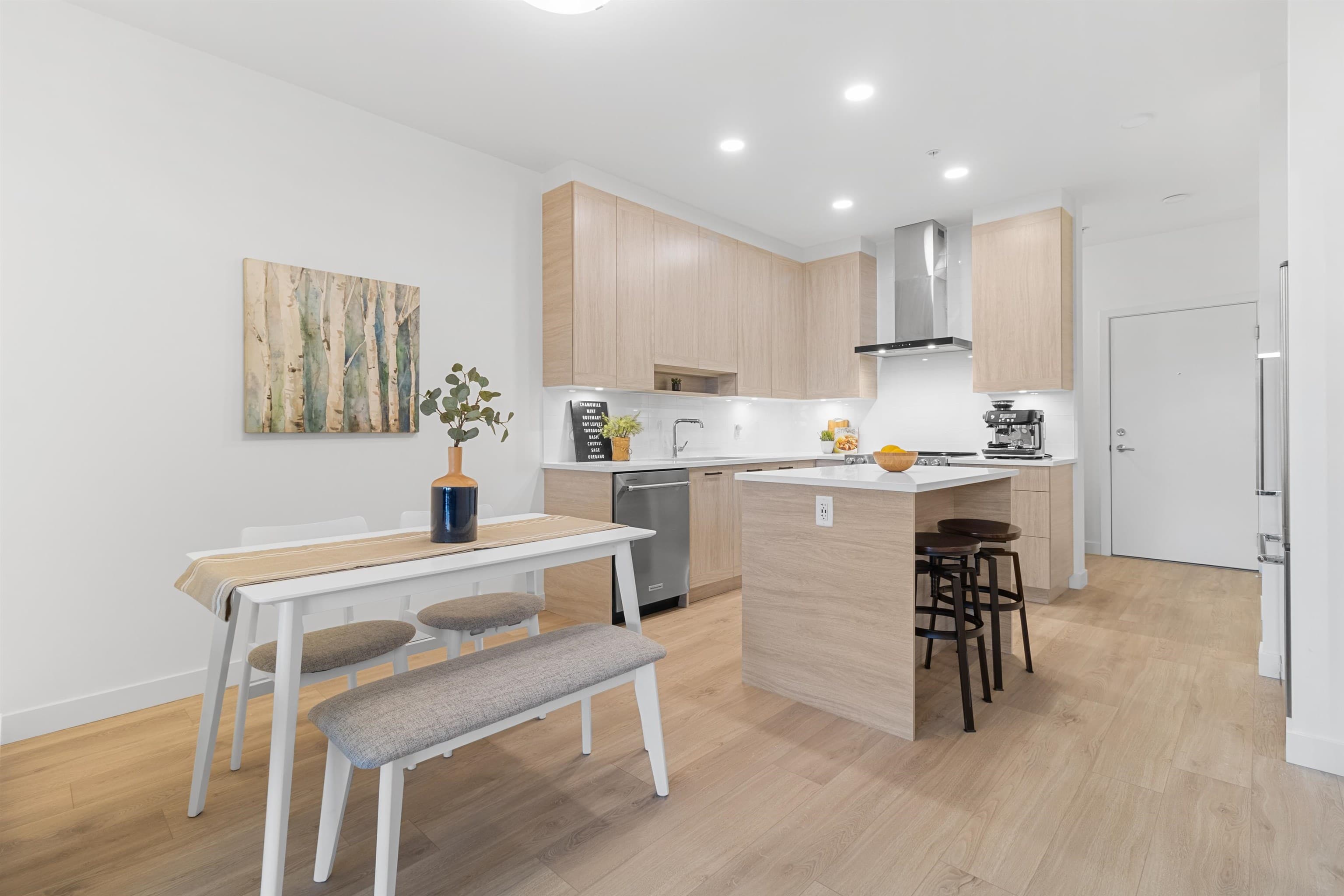 413 - 7579 16th Street, Burnaby, V3N 0H7 — photo 2