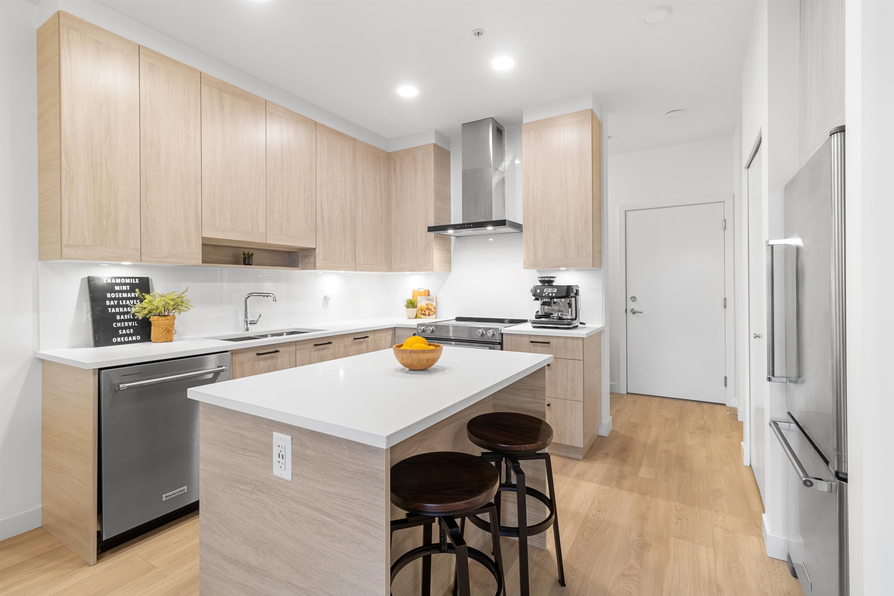 413 - 7579 16th Street, Burnaby, V3N 0H7 — photo 1