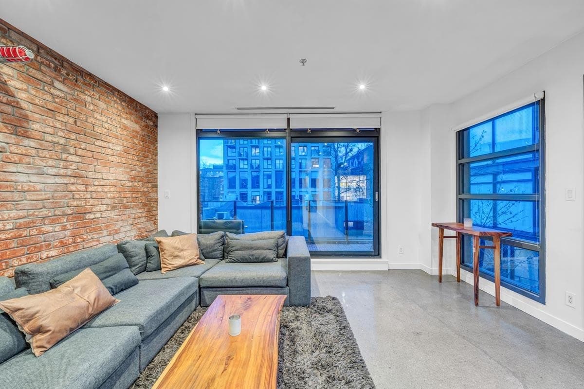 305 - 12 Water Street, Vancouver, V6B 1A5 — photo 2