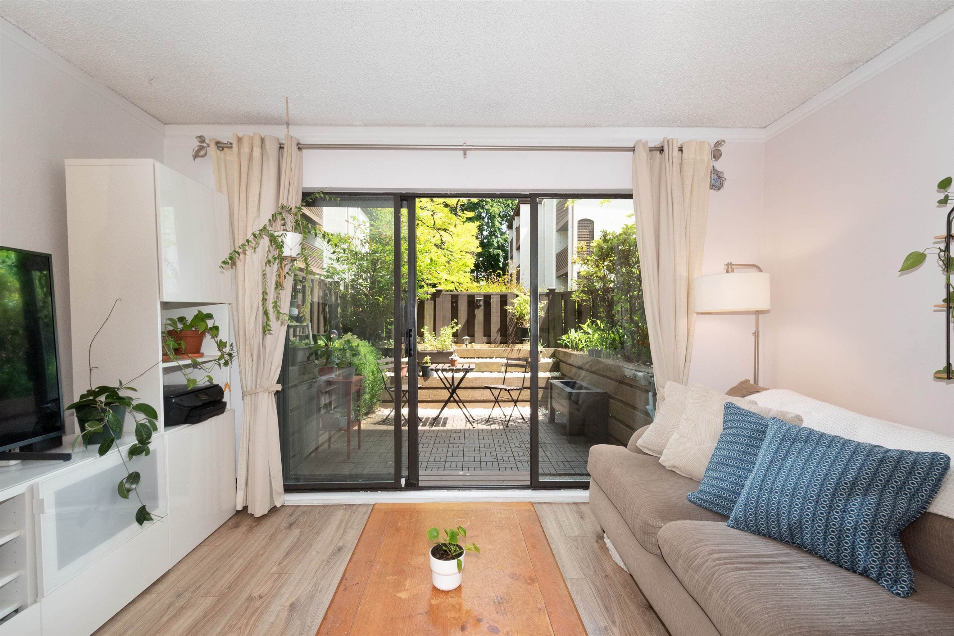 8 - 385 Ginger Drive, New Westminster, V3L 5L6 — photo 4
