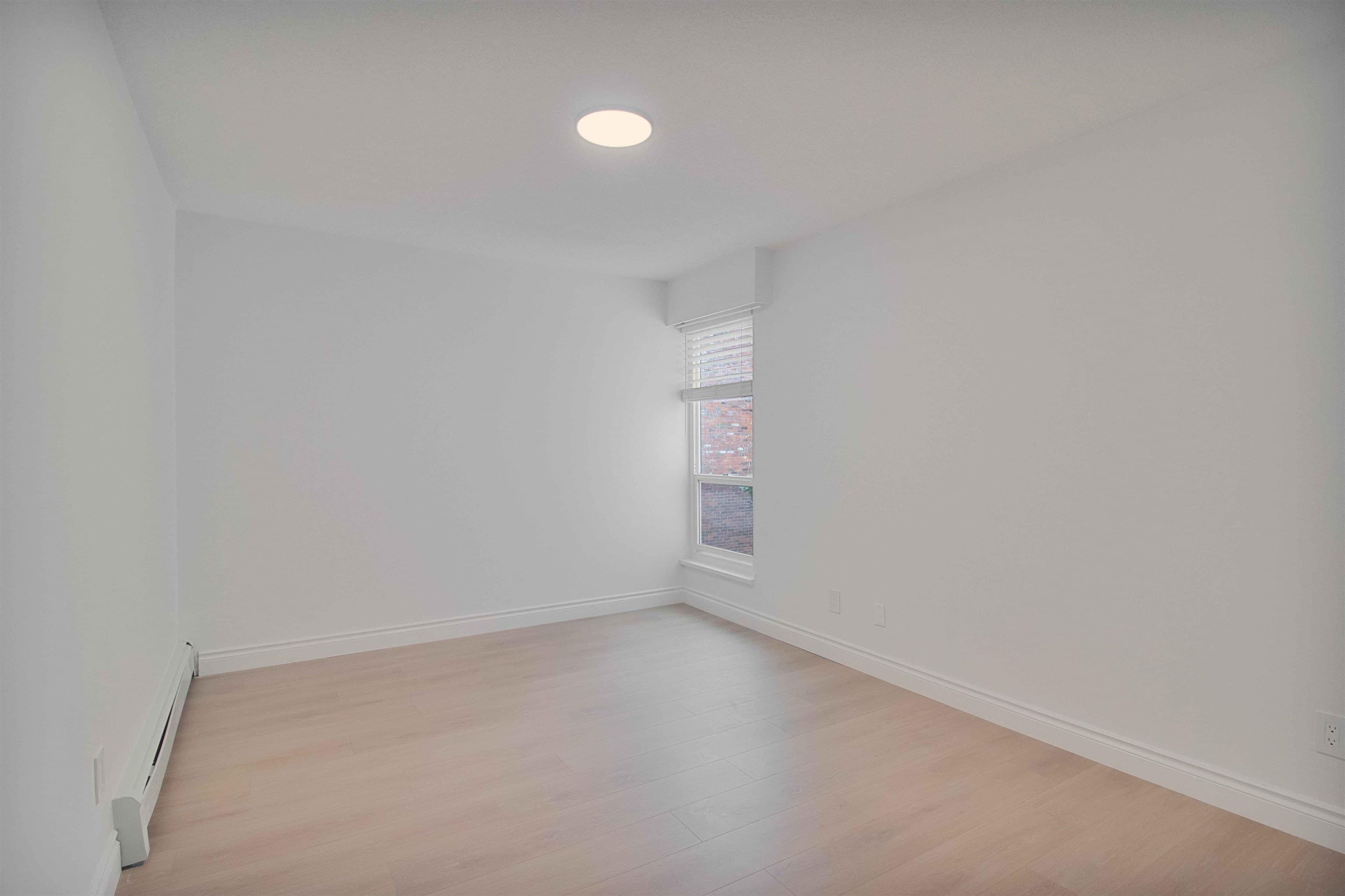 205 - 1331 Fir Street, White Rock, V4B 4B3 — photo 5