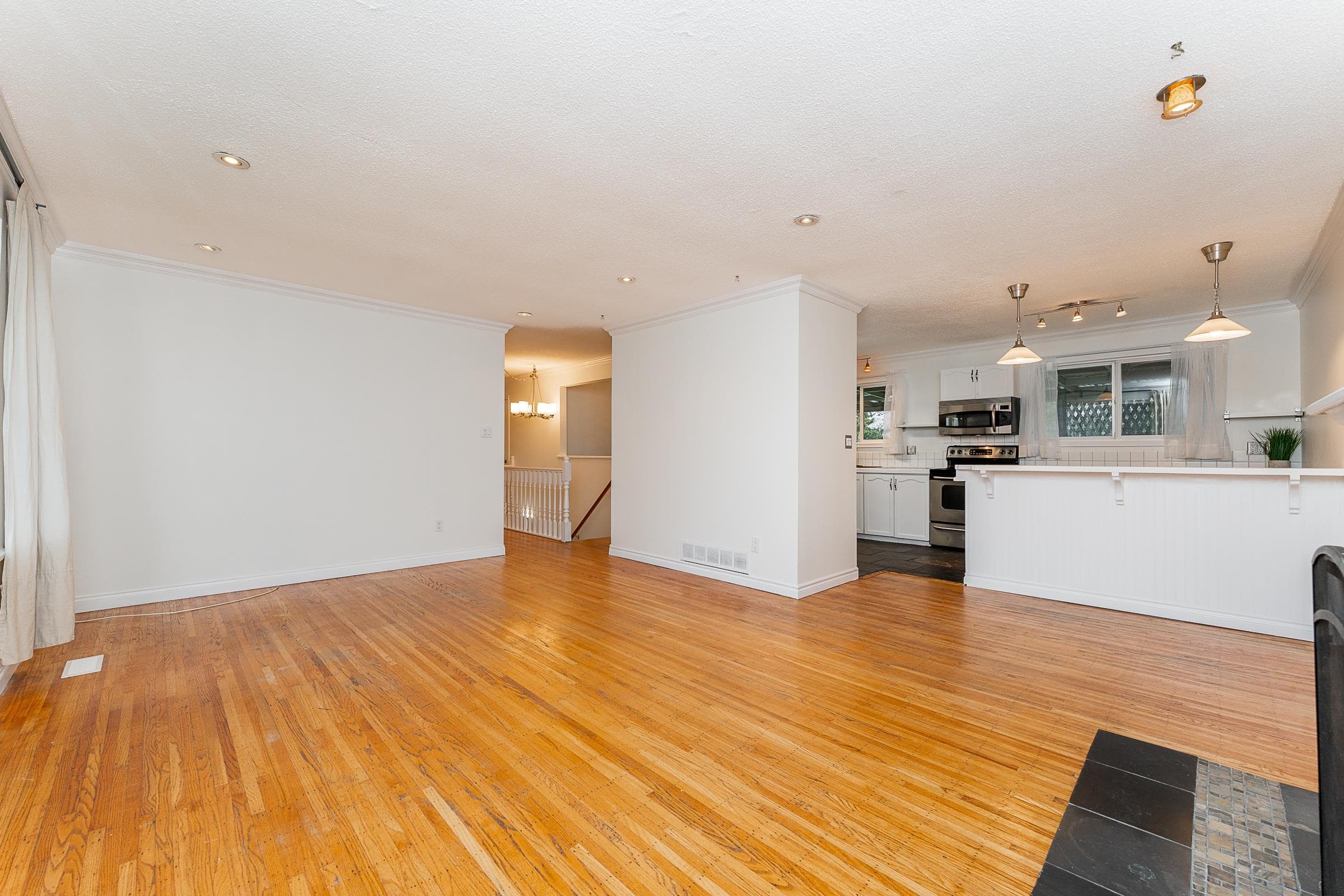 3971 Hamilton Street, Port Coquitlam, V3B 3A8 — photo 5