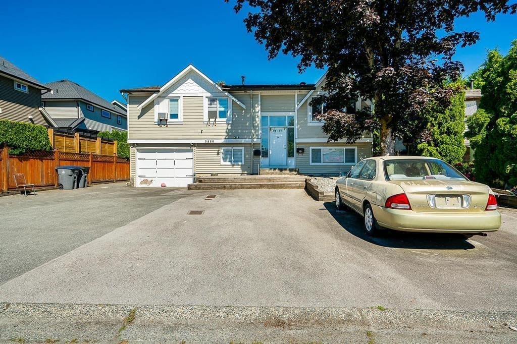 5886 184a Street, Surrey, V3S 5S7 — photo 3