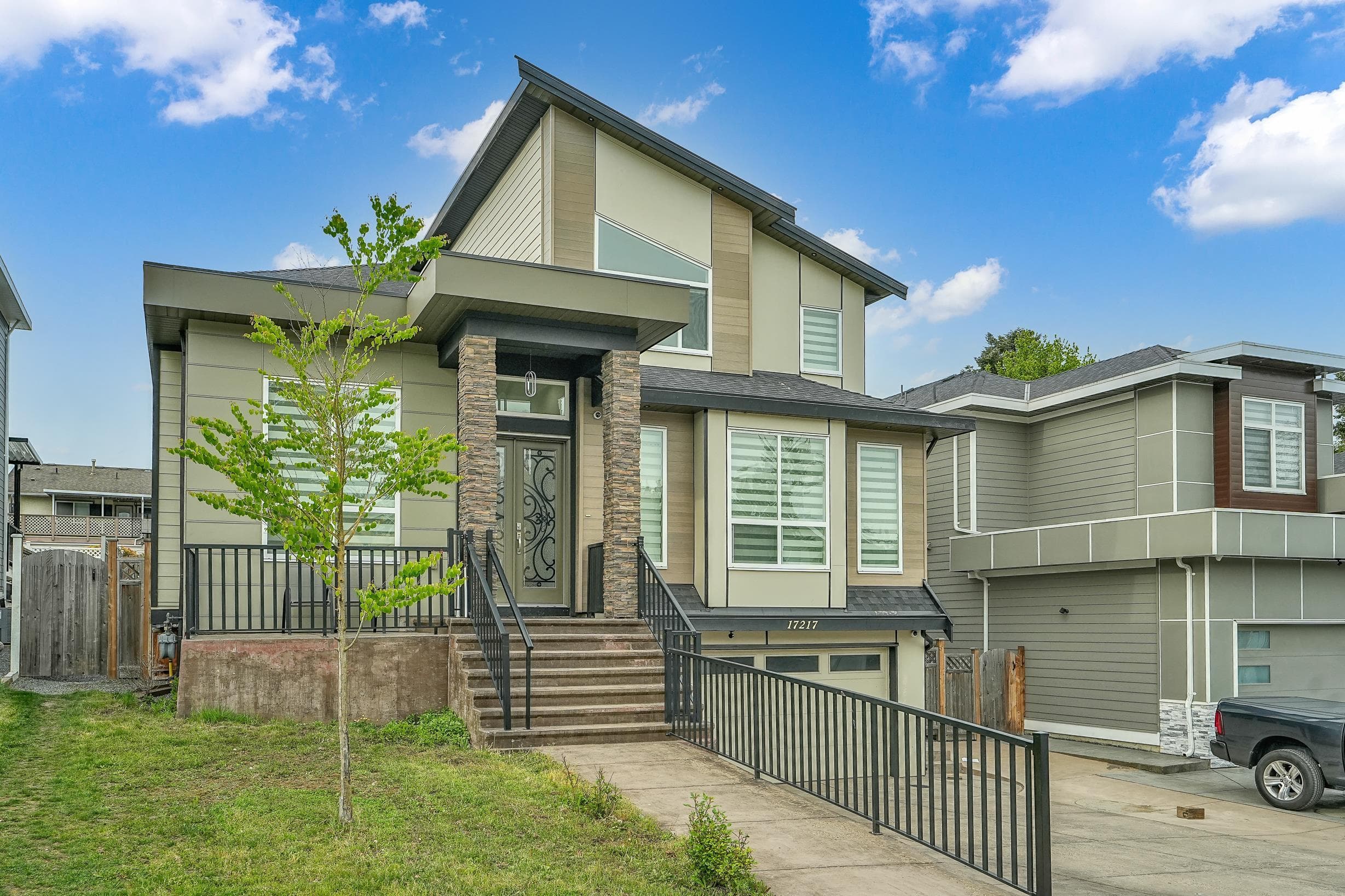 17217 59 Avenue, Surrey, V3S 8T7 — photo 3