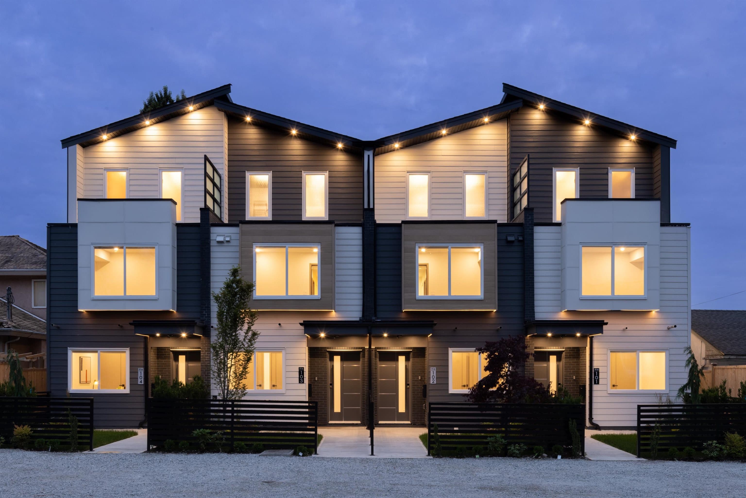 102 - 914 Rochester Avenue, Coquitlam, V3K 2W6 — photo 1