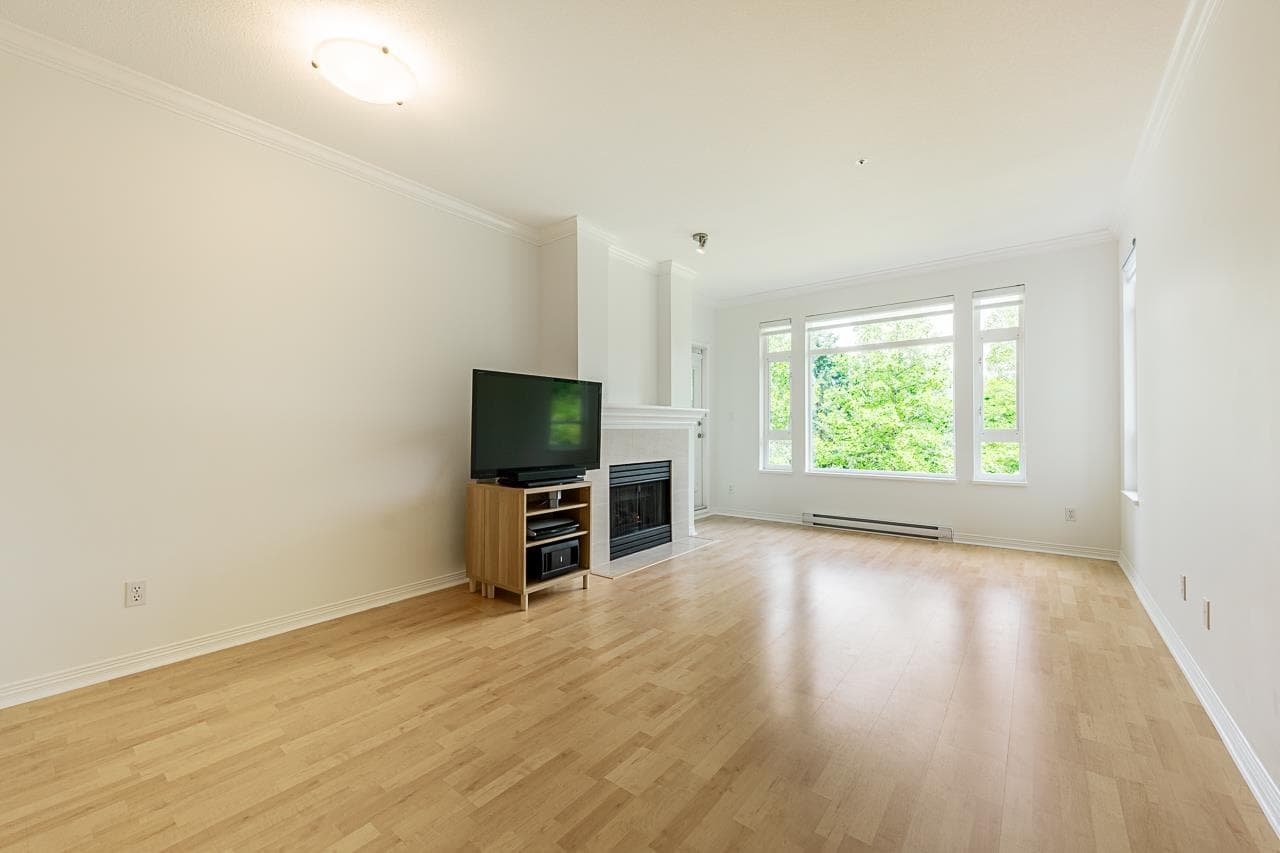 202 - 3001 Terravista Place, Port Moody, V3H 5A2 — photo 4