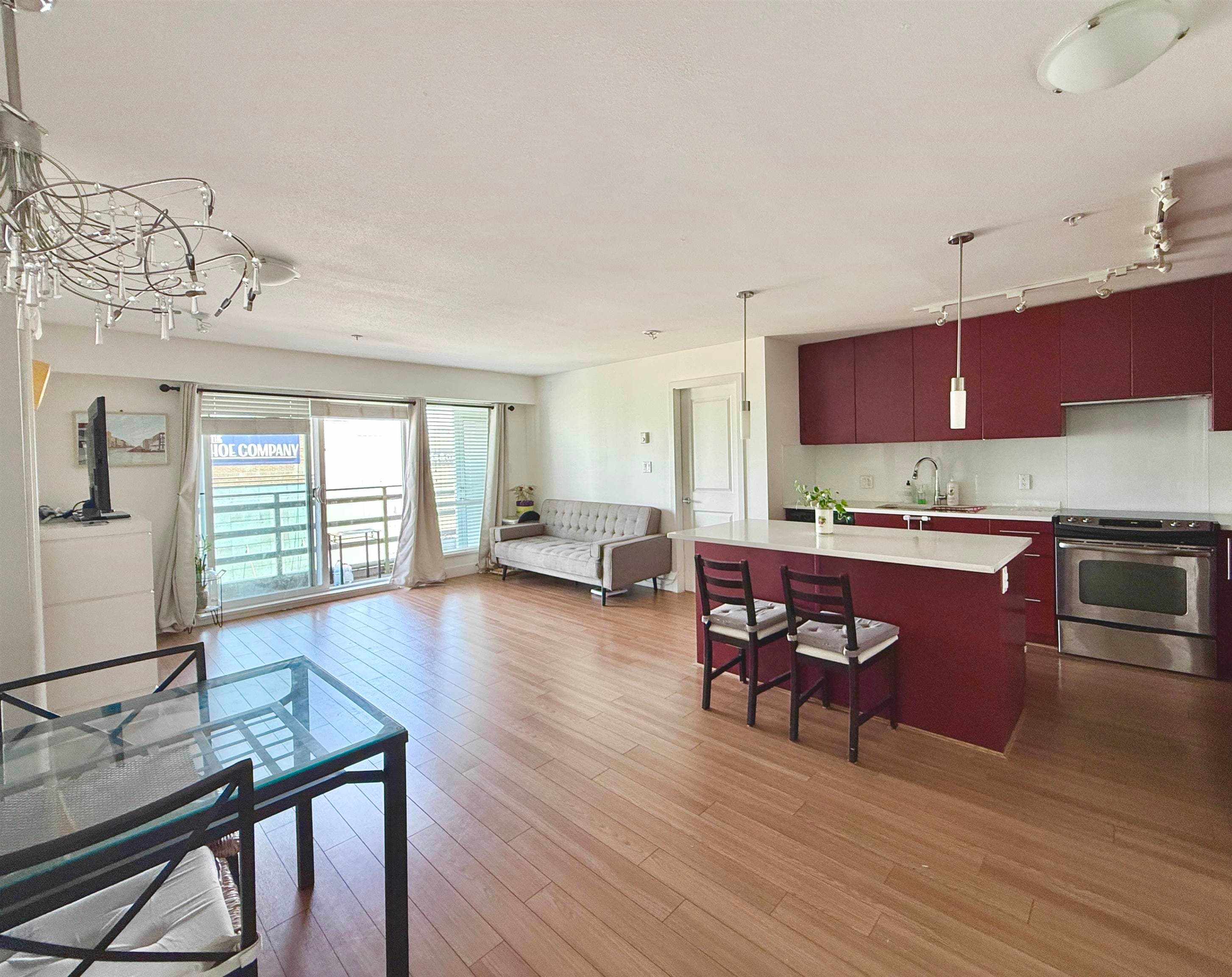 205 - 15745 Croydon Drive, Surrey, V3Z 2L5 — photo 2