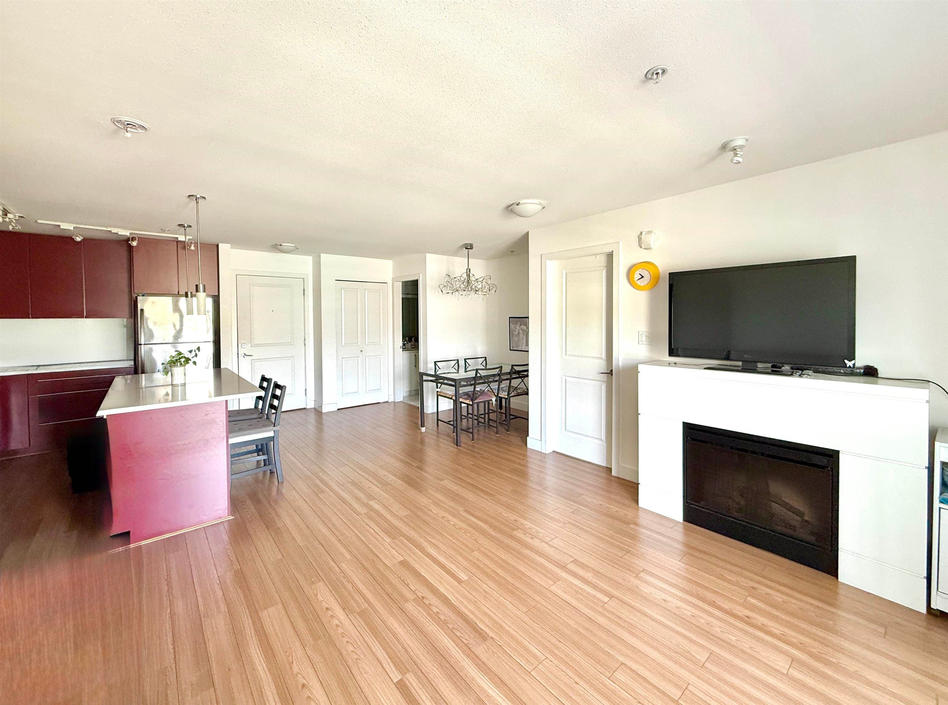 205 - 15745 Croydon Drive, Surrey, V3Z 2L5 — photo 3
