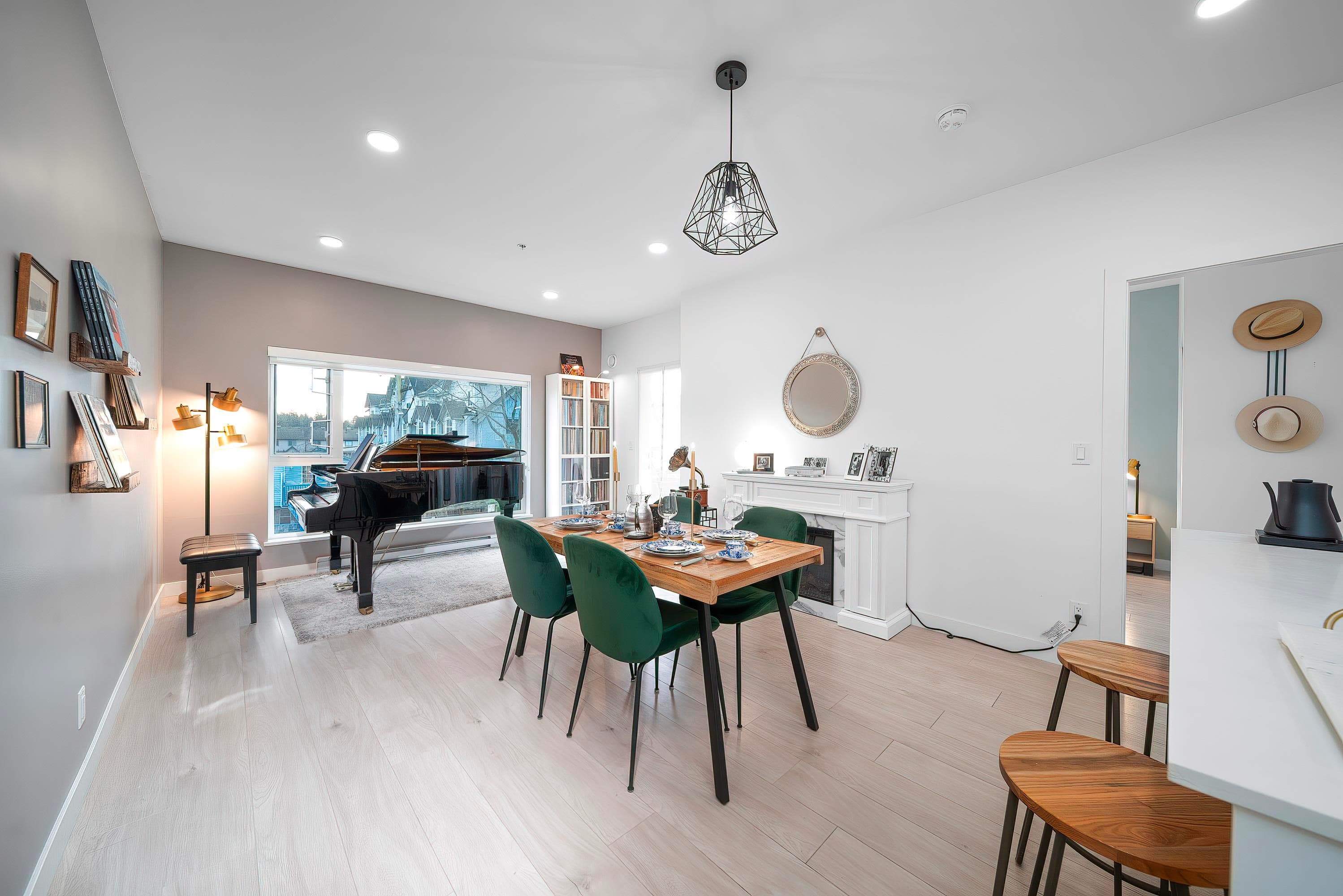 217 - 2345 Rindall Avenue, Port Coquitlam, V3C 0T1 — photo 1