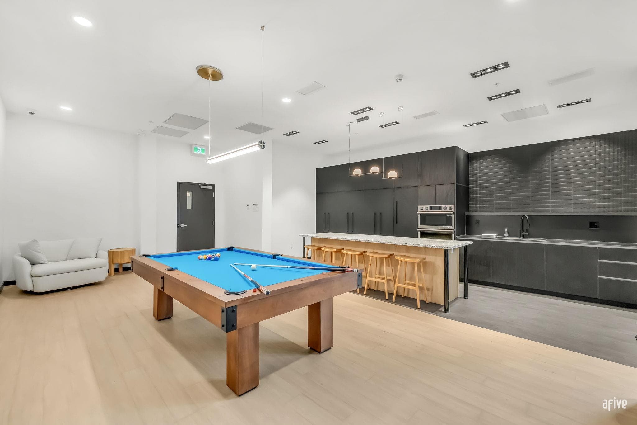 401 - 6585 195a Street, Surrey, V4N 6B5 — photo 5