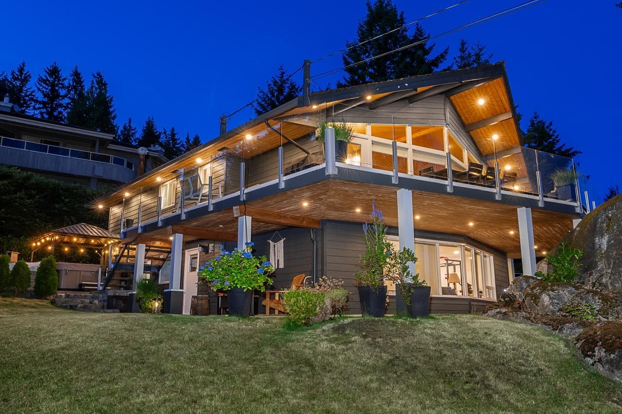 4375 Woodcrest Road, West Vancouver