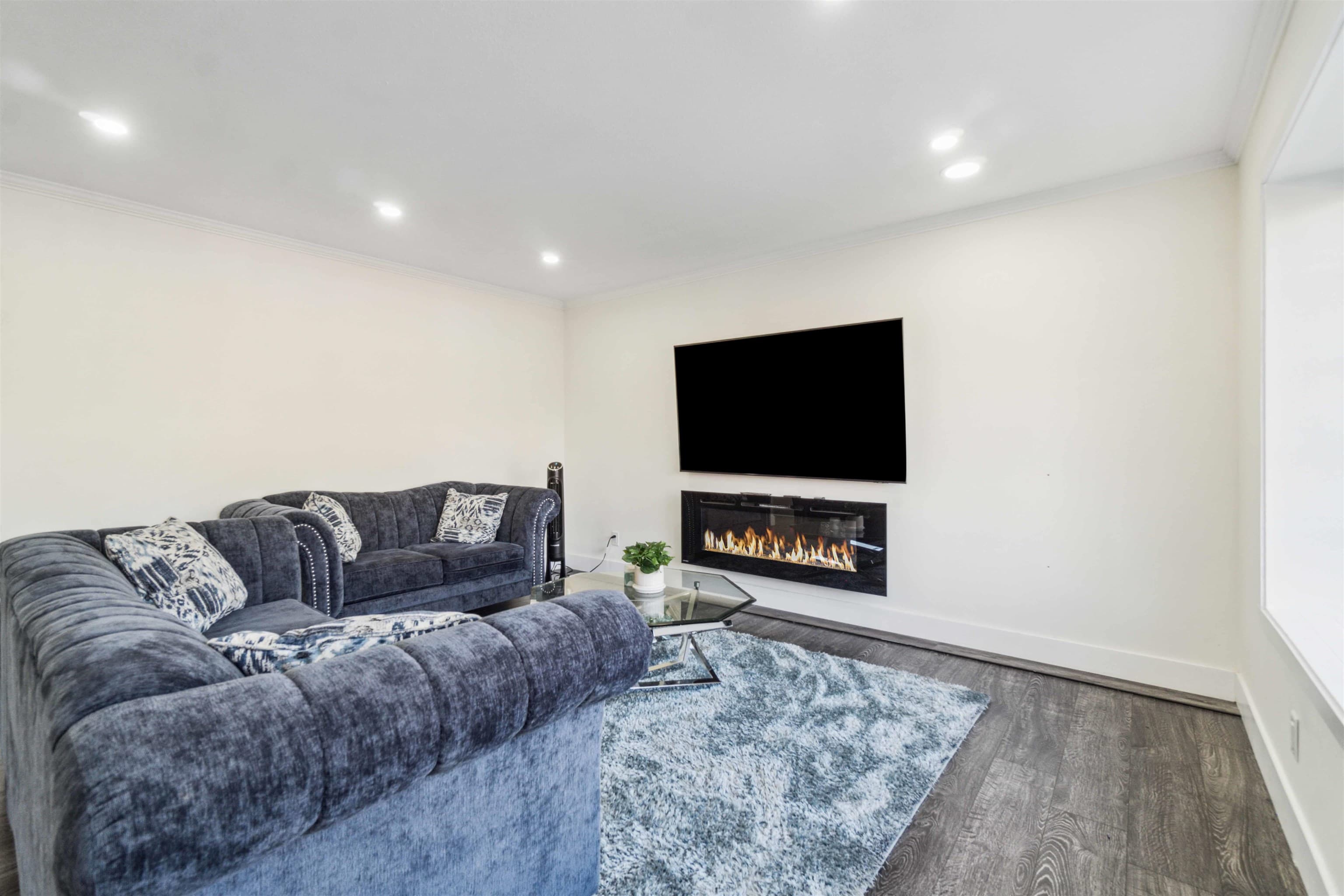 15598 Roper Avenue, White Rock, V4B 2G5 — photo 4