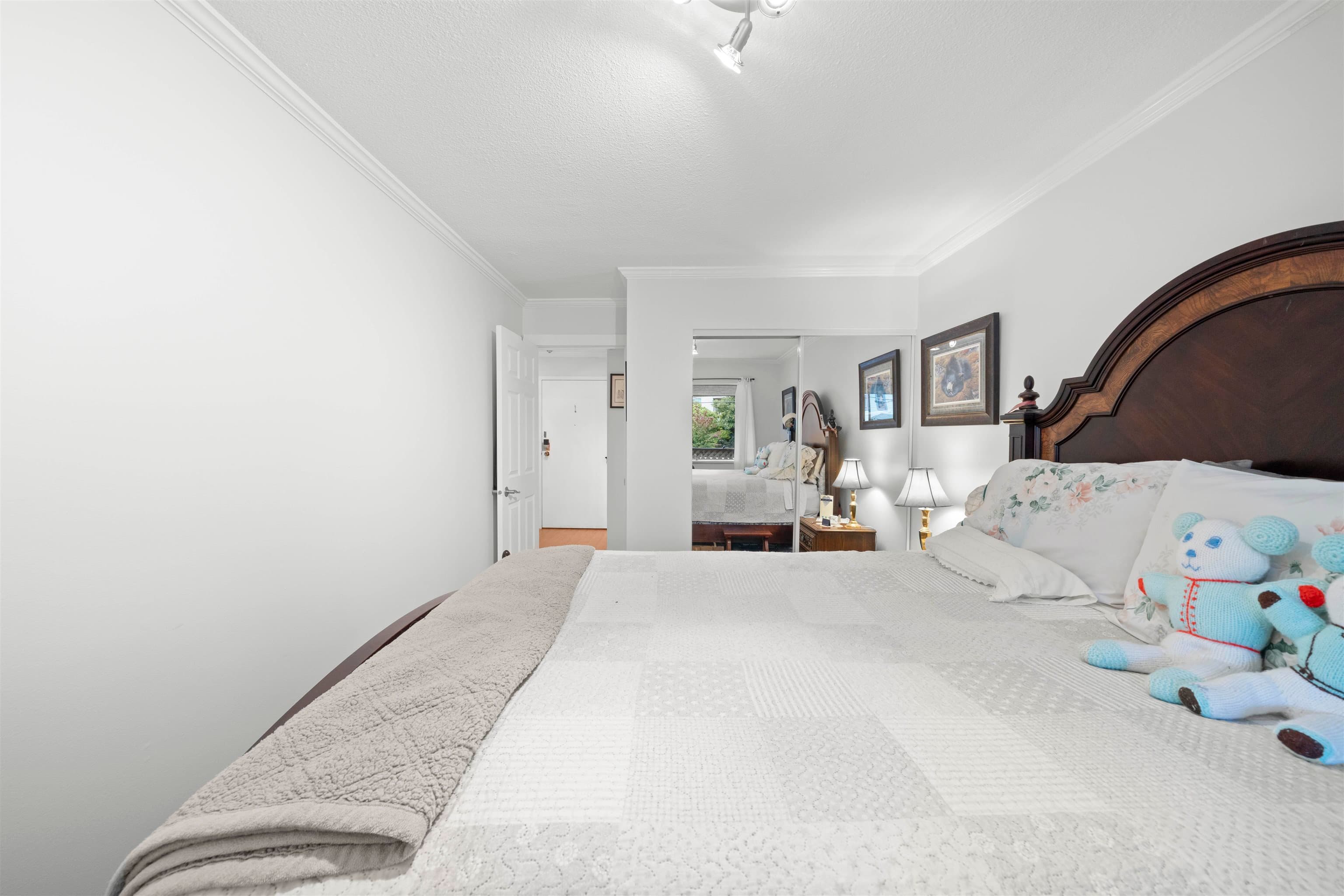 213 - 436 Seventh Street, New Westminster, V3M 3L3 — photo 2