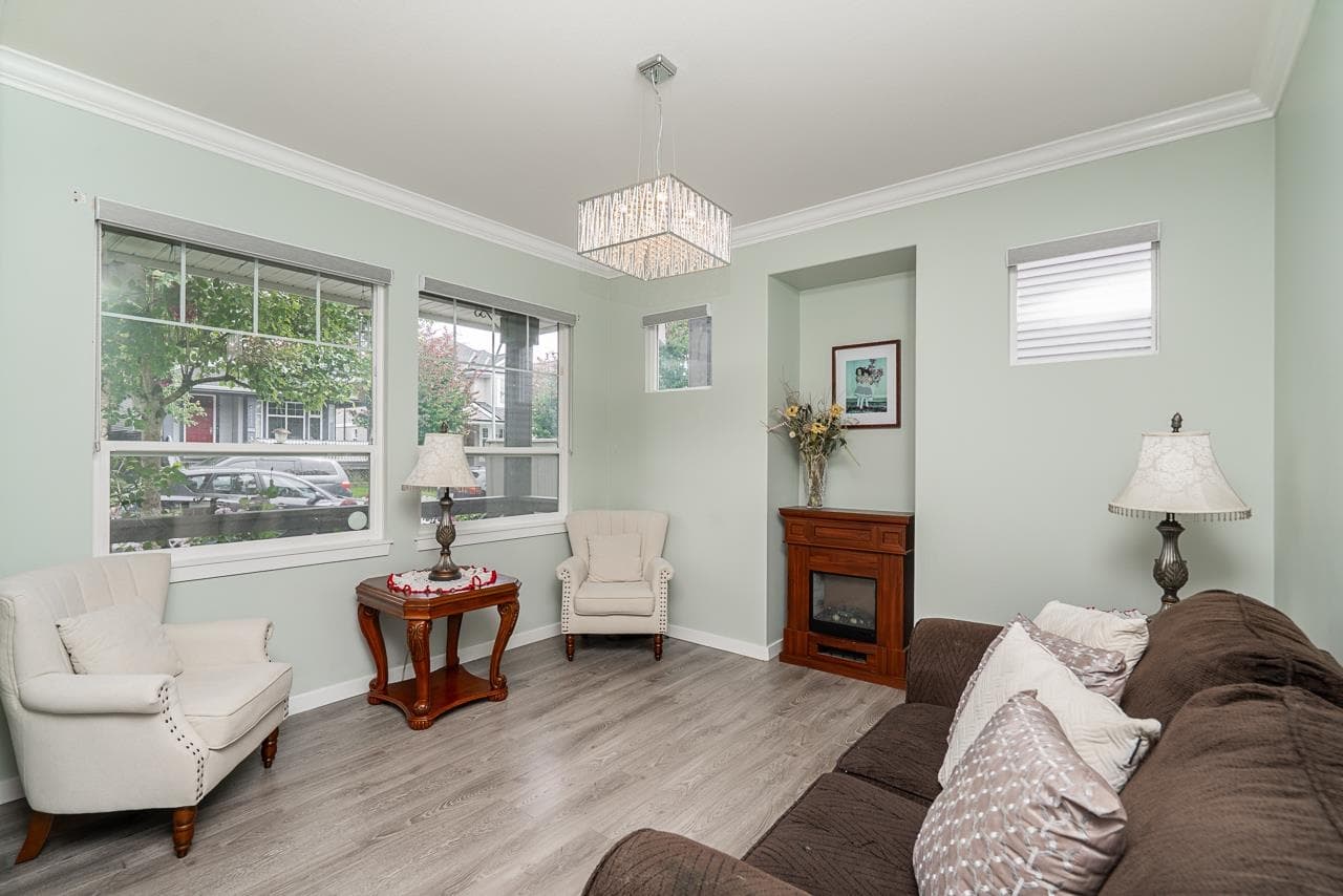 14858 56a Avenue, Surrey, V3S 8X1 — photo 3
