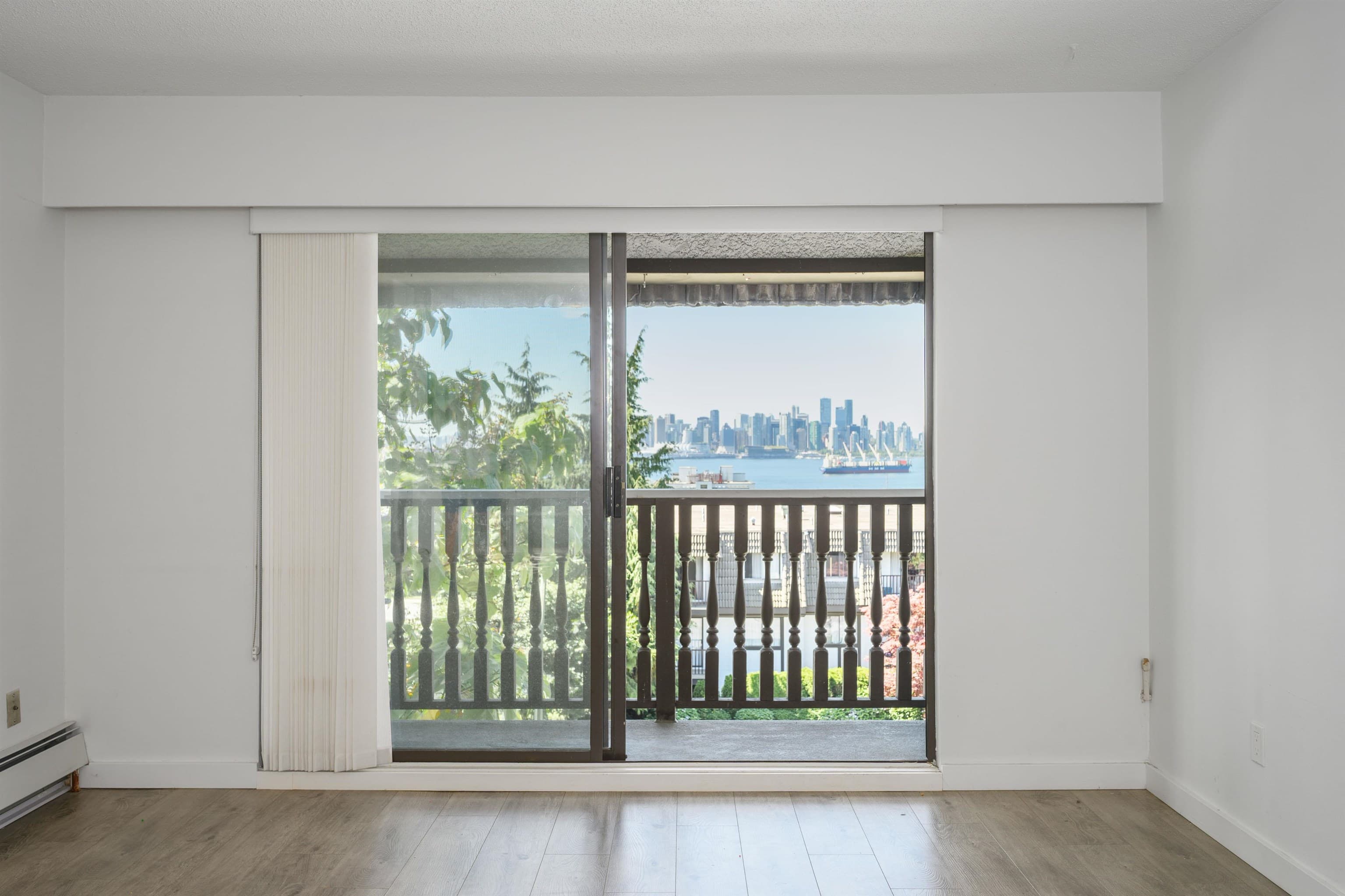 305 - 310 W 3rd Street, North Vancouver, V7M 1G4 — photo 2