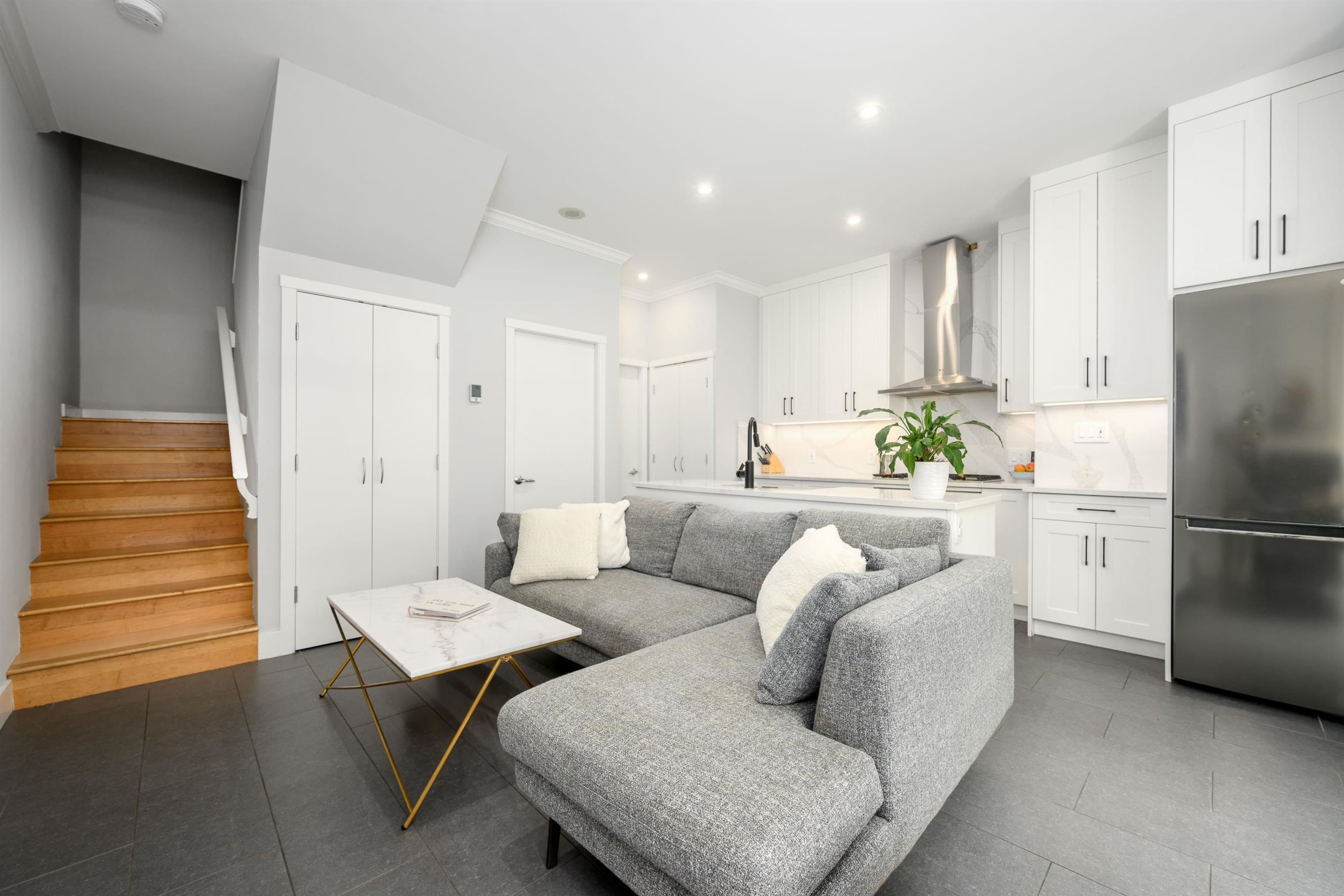 987 Richards Street, Vancouver, V6B 3B6 — photo 5