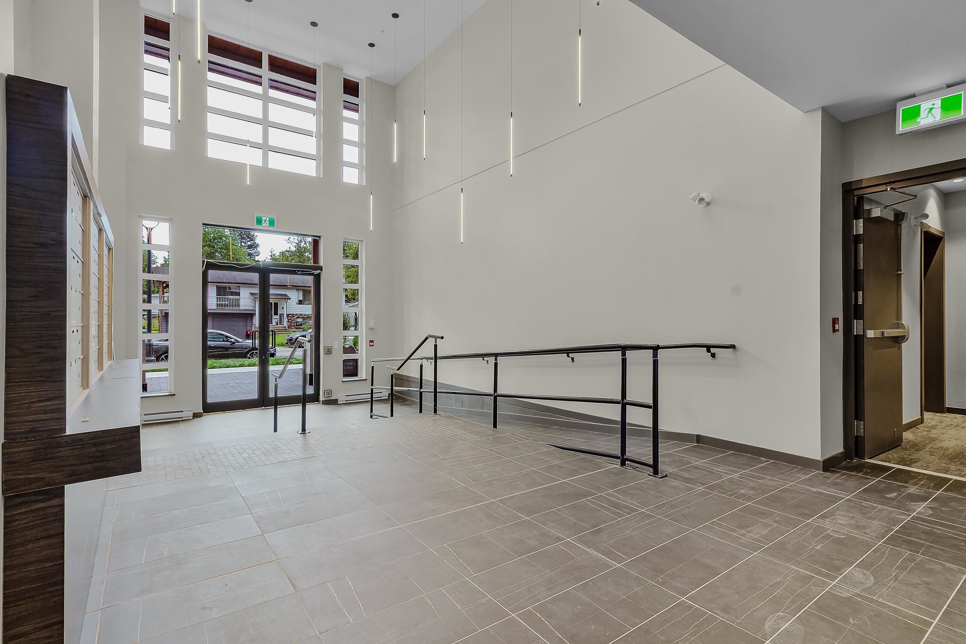 412 - 14257 103a Avenue, Surrey, V3T 1T1 — photo 3