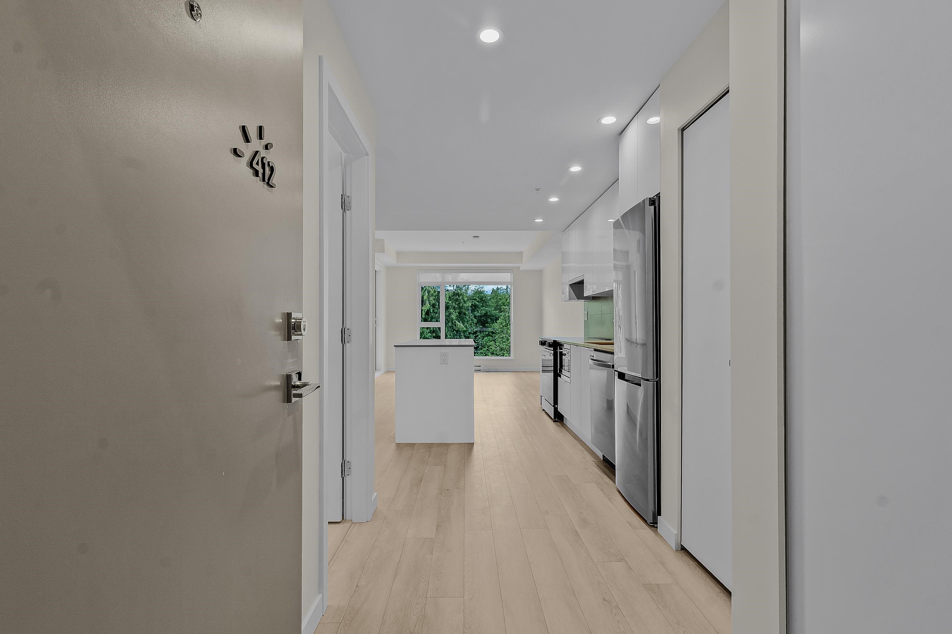 412 - 14257 103a Avenue, Surrey, V3T 1T1 — photo 4