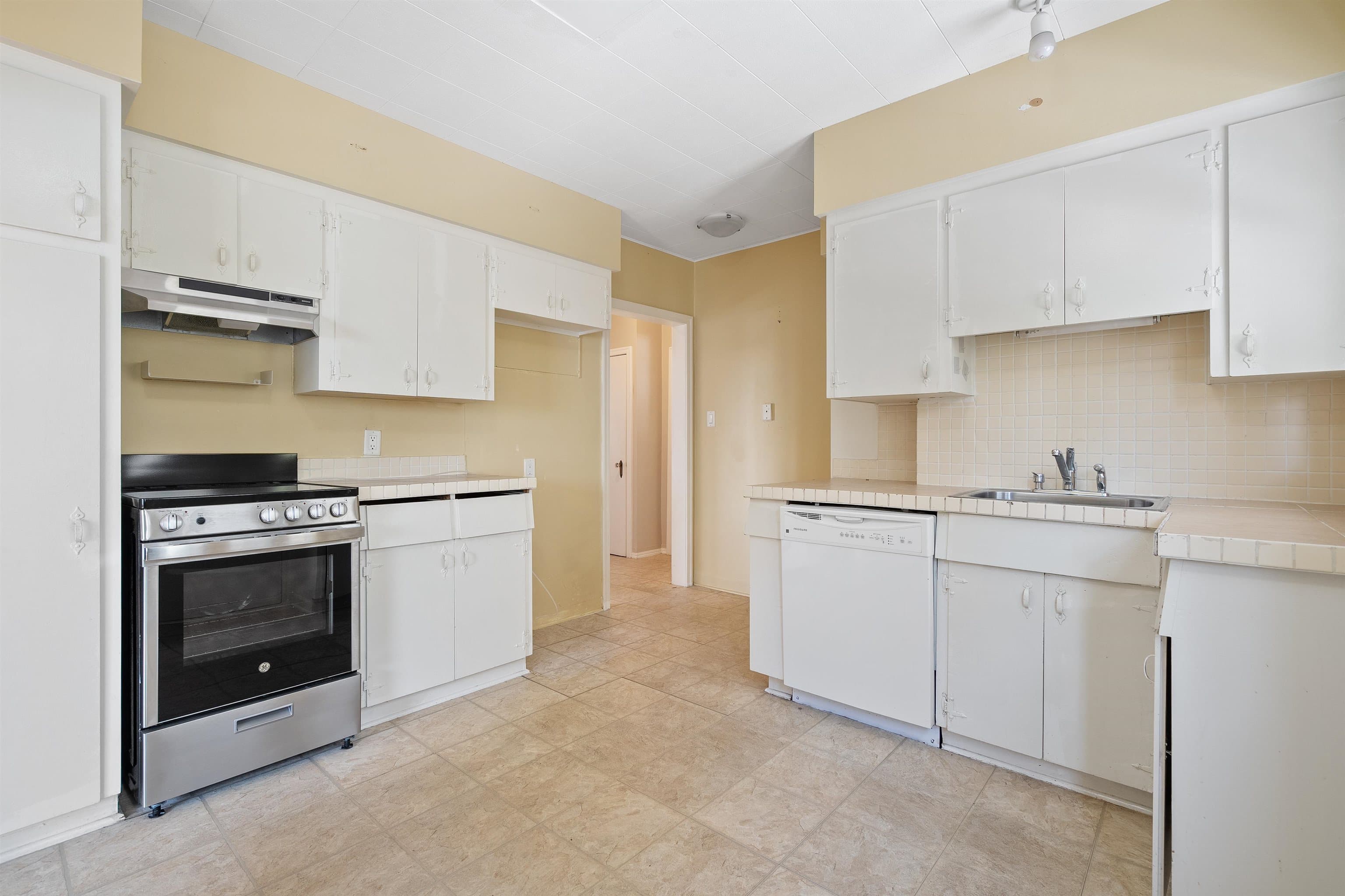 1428 20th Street, West Vancouver, V7V 3Z7 — photo 3