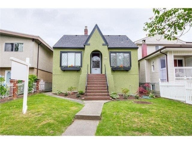 1942 E 49th Avenue, Vancouver