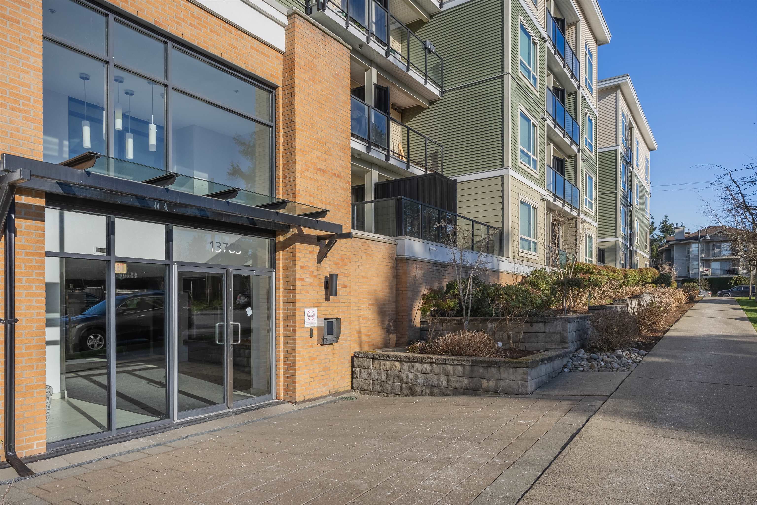 220 - 13789 107a Avenue, Surrey, V3T 0B8 — photo 2