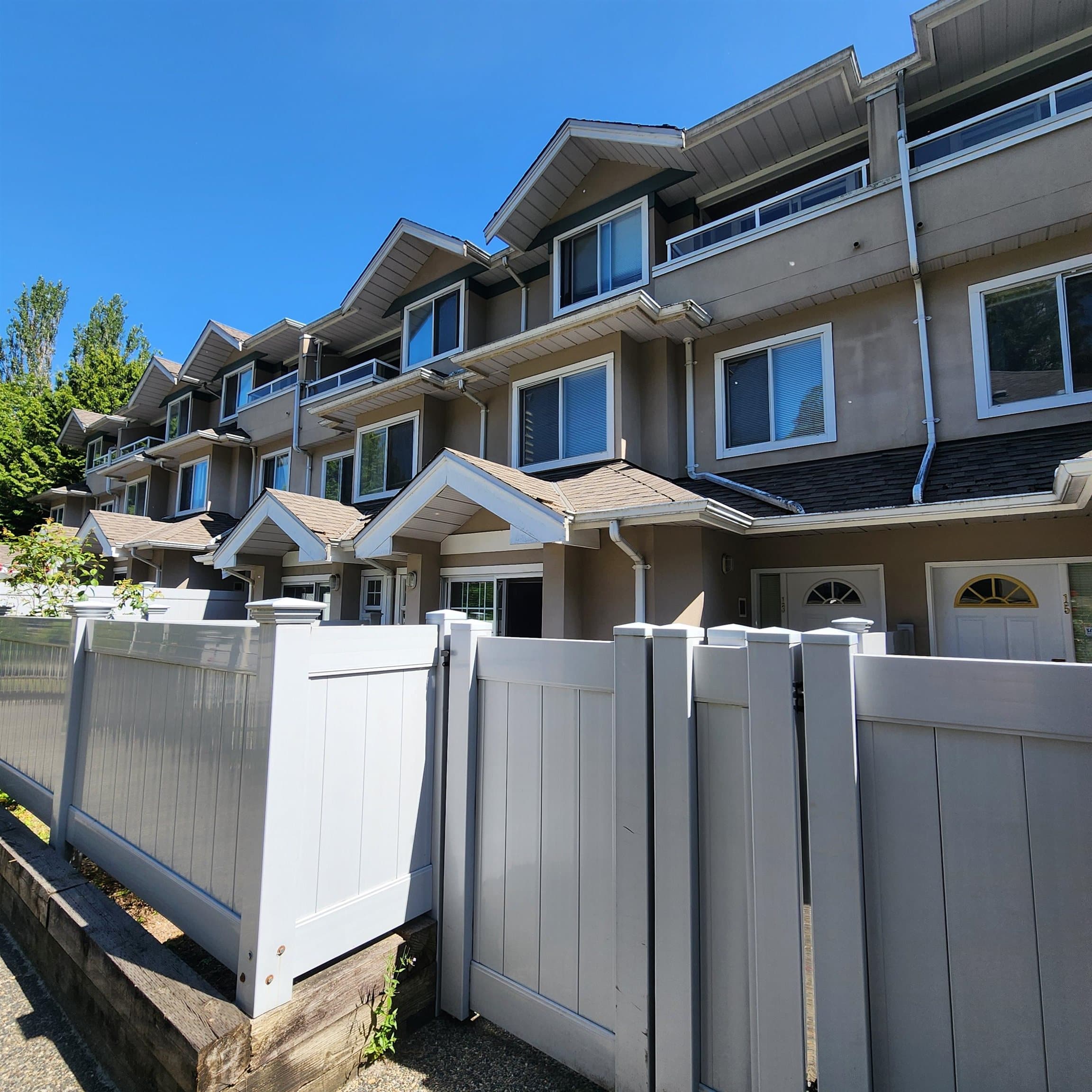 13 - 7128 18th Avenue, Burnaby, V3N 1H1 — photo 2