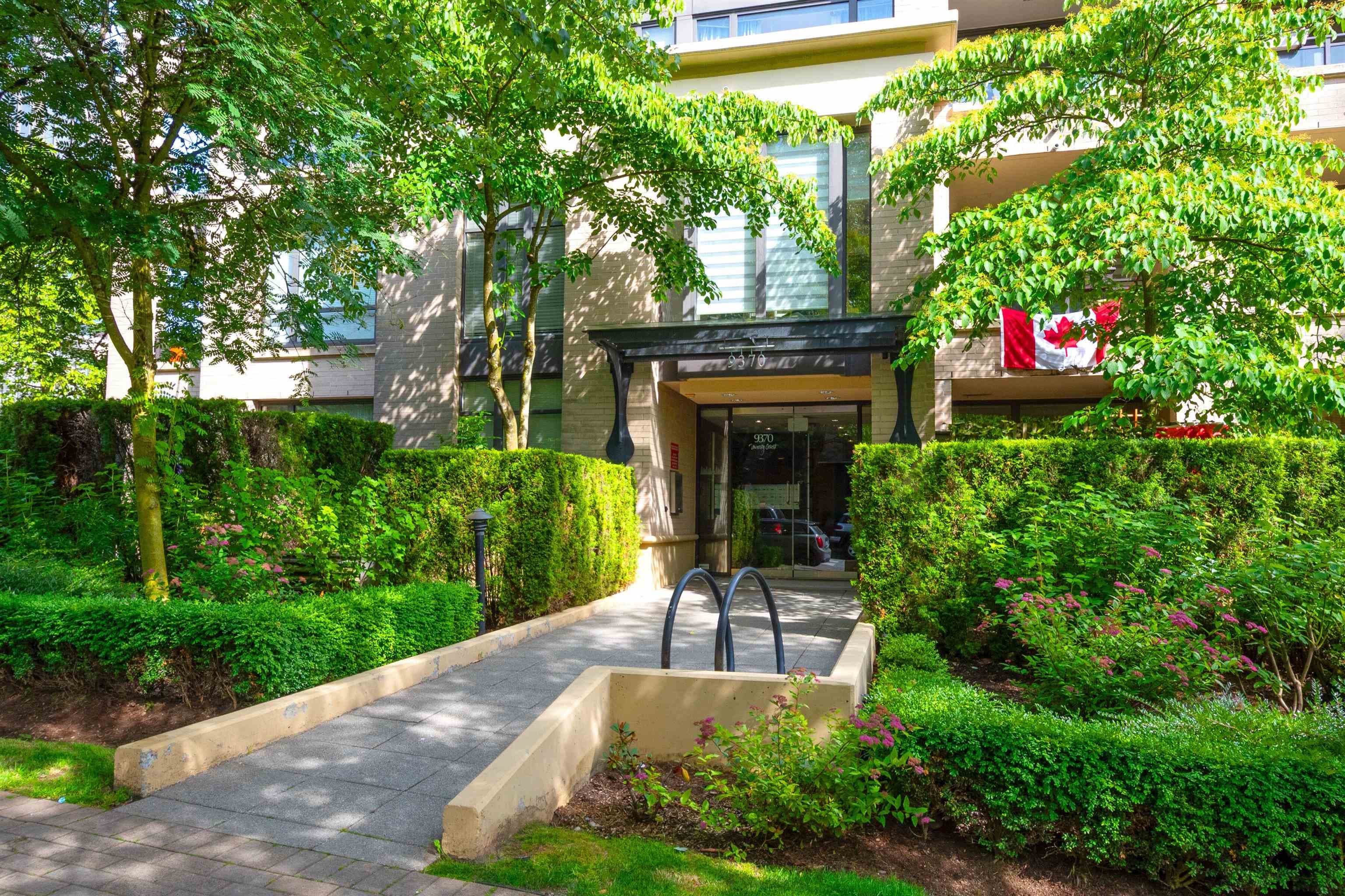 501 - 9370 University Crescent, Burnaby, V5A 4X9 — photo 2