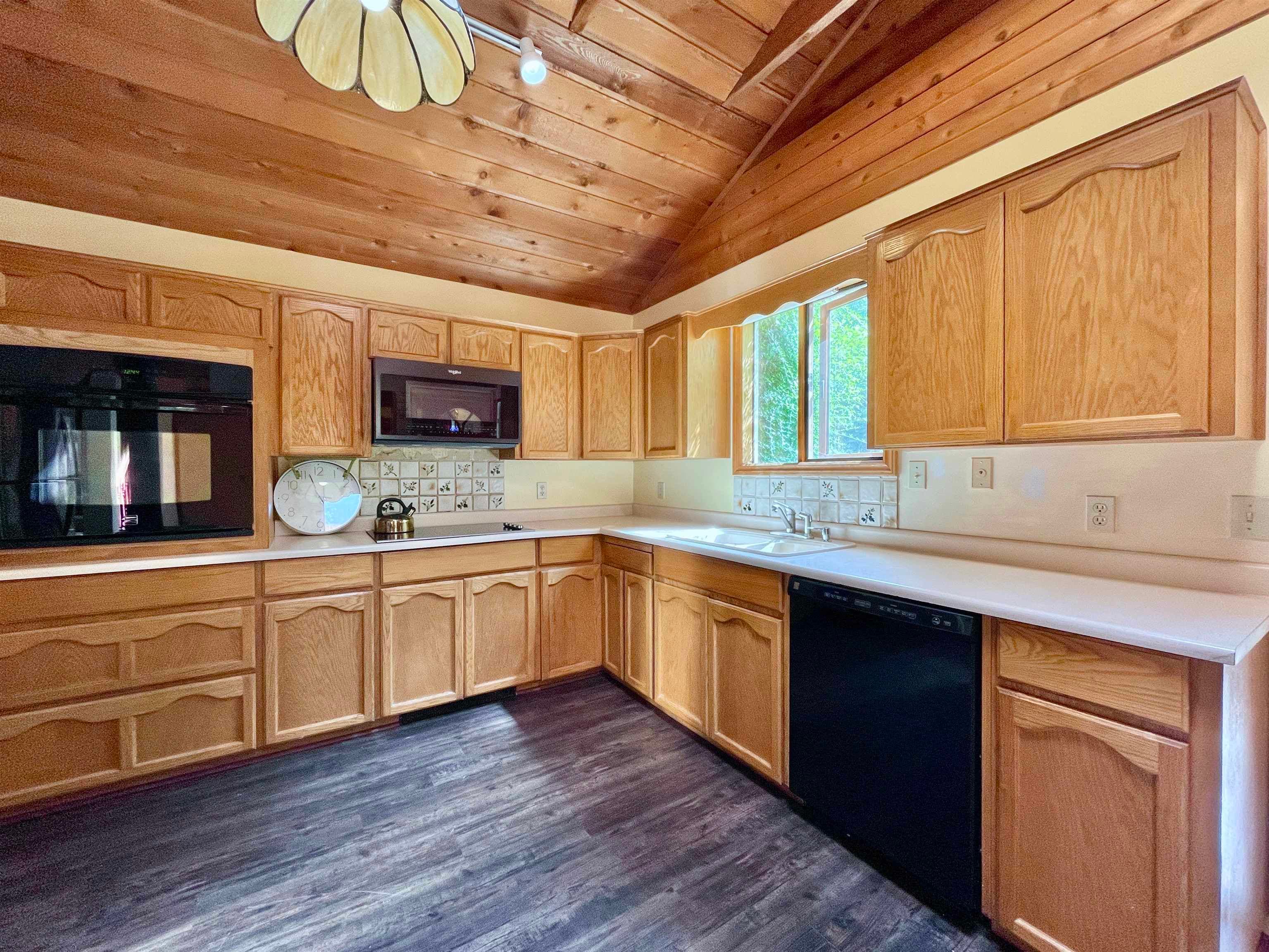 219 Seventh Street, Gibsons, V0N 1V3 — photo 4