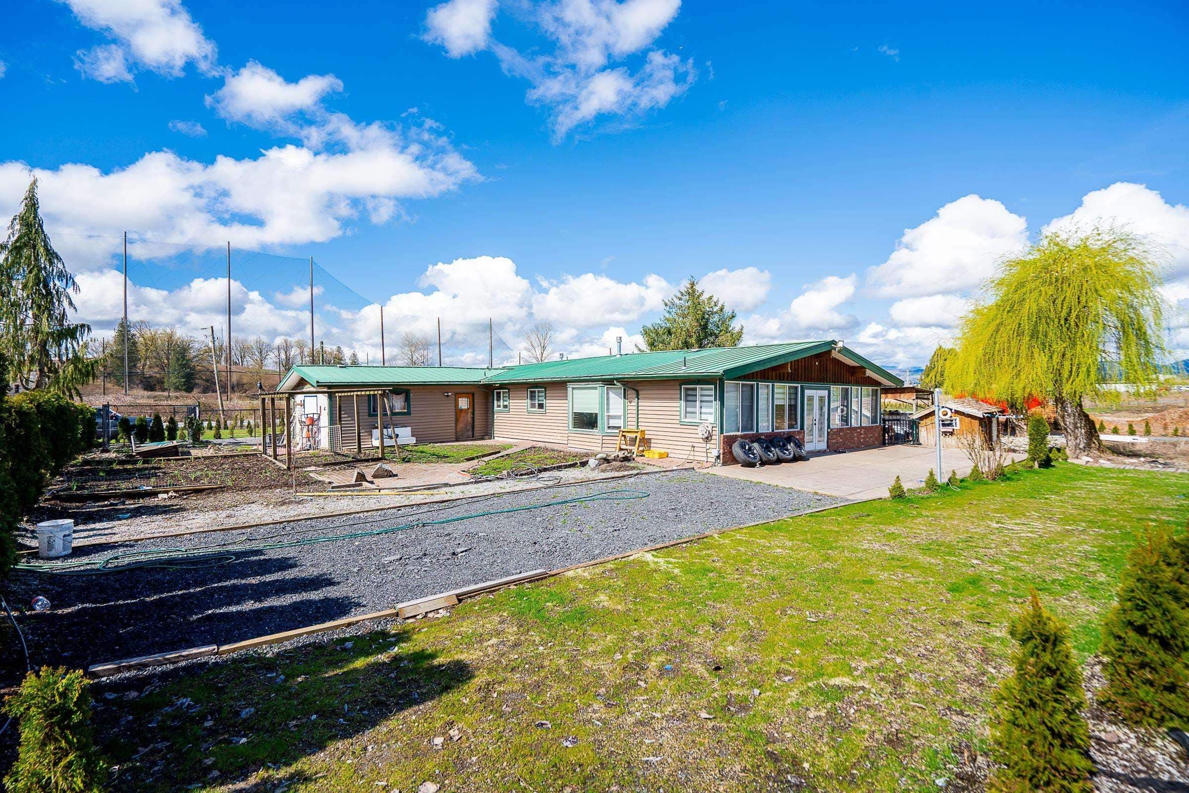 4272 Gladwin Road, Abbotsford