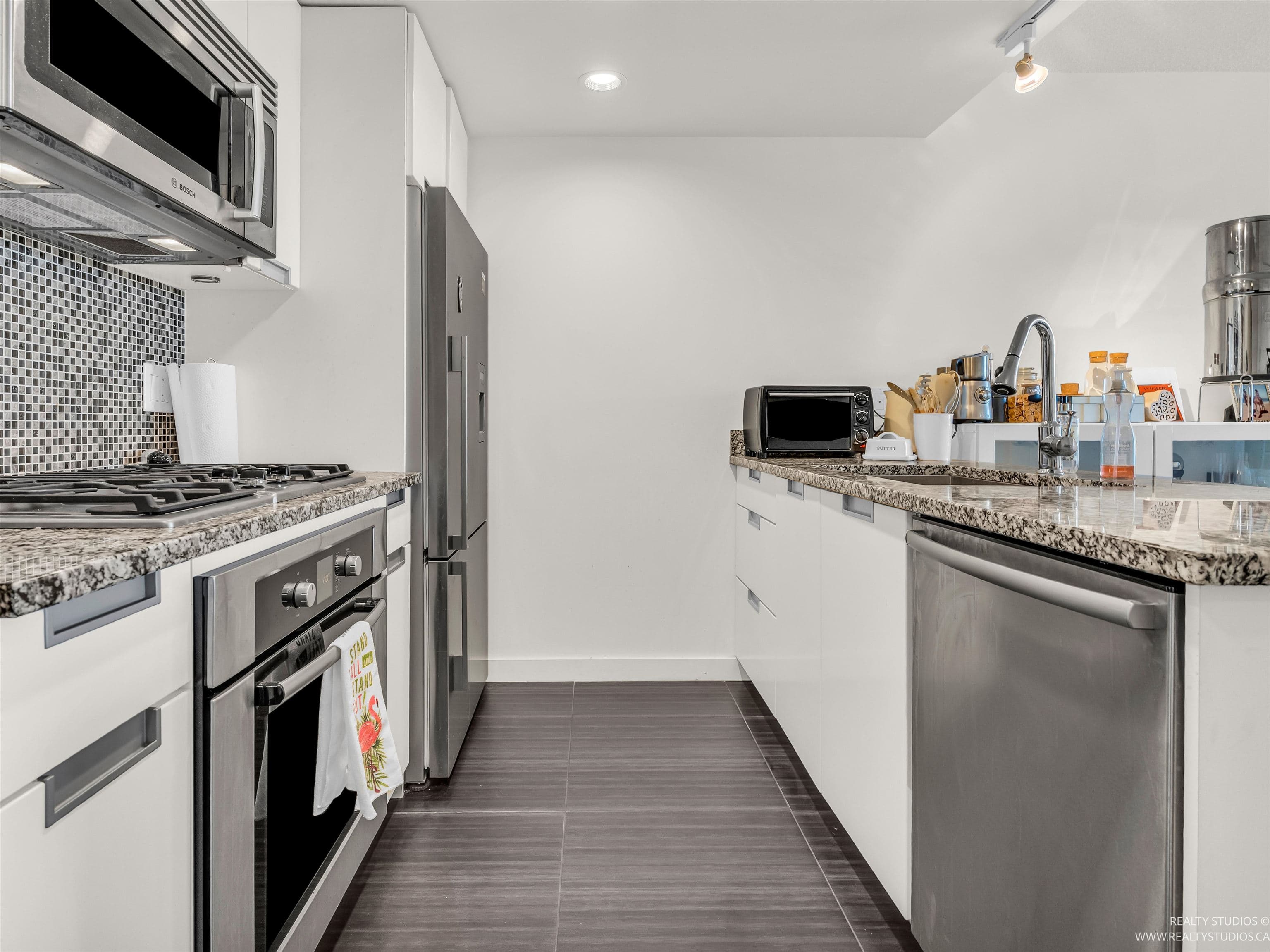 768 - 2080 W Broadway, Vancouver, V6J 1Z4 — photo 3