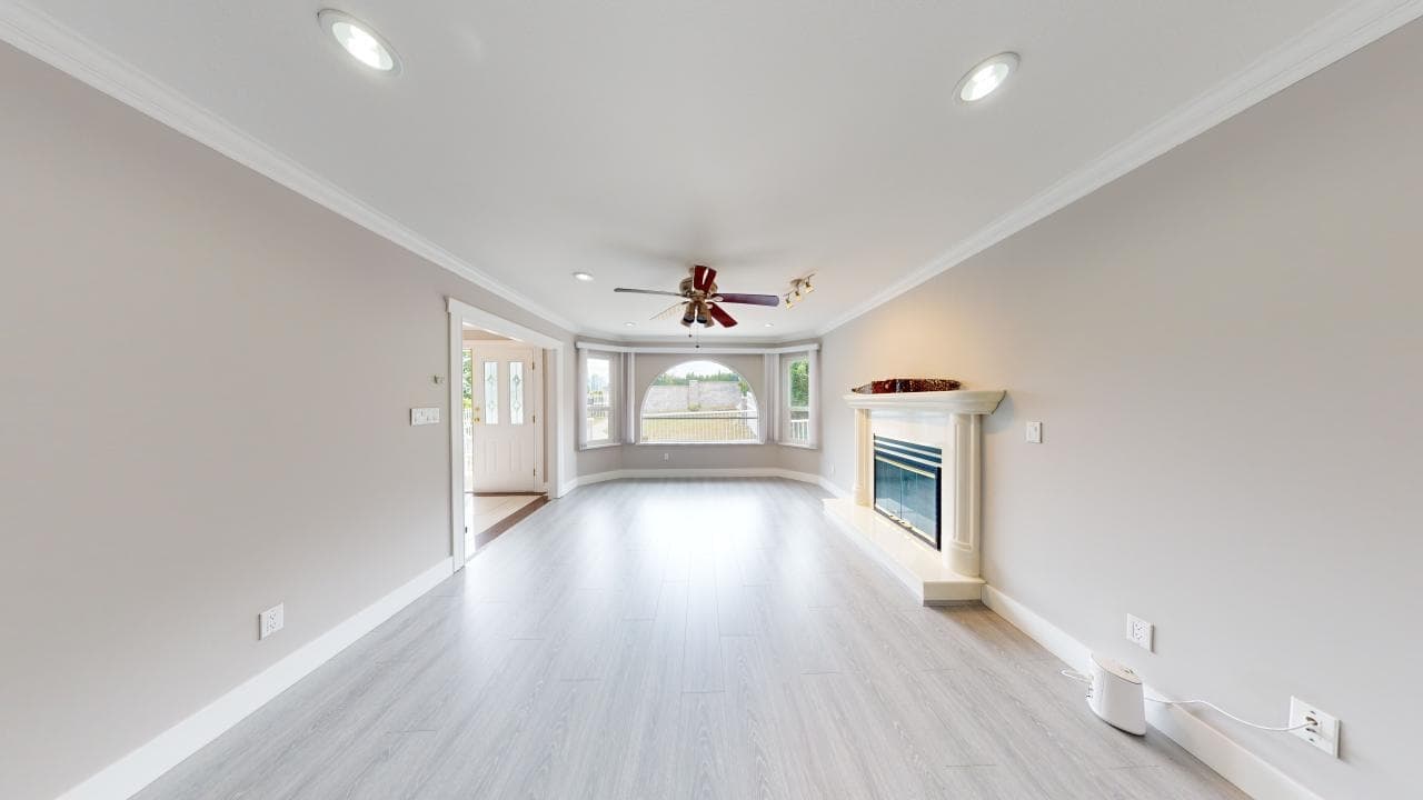 7563 Cariboo Road, Burnaby, V3N 4X2 — photo 4