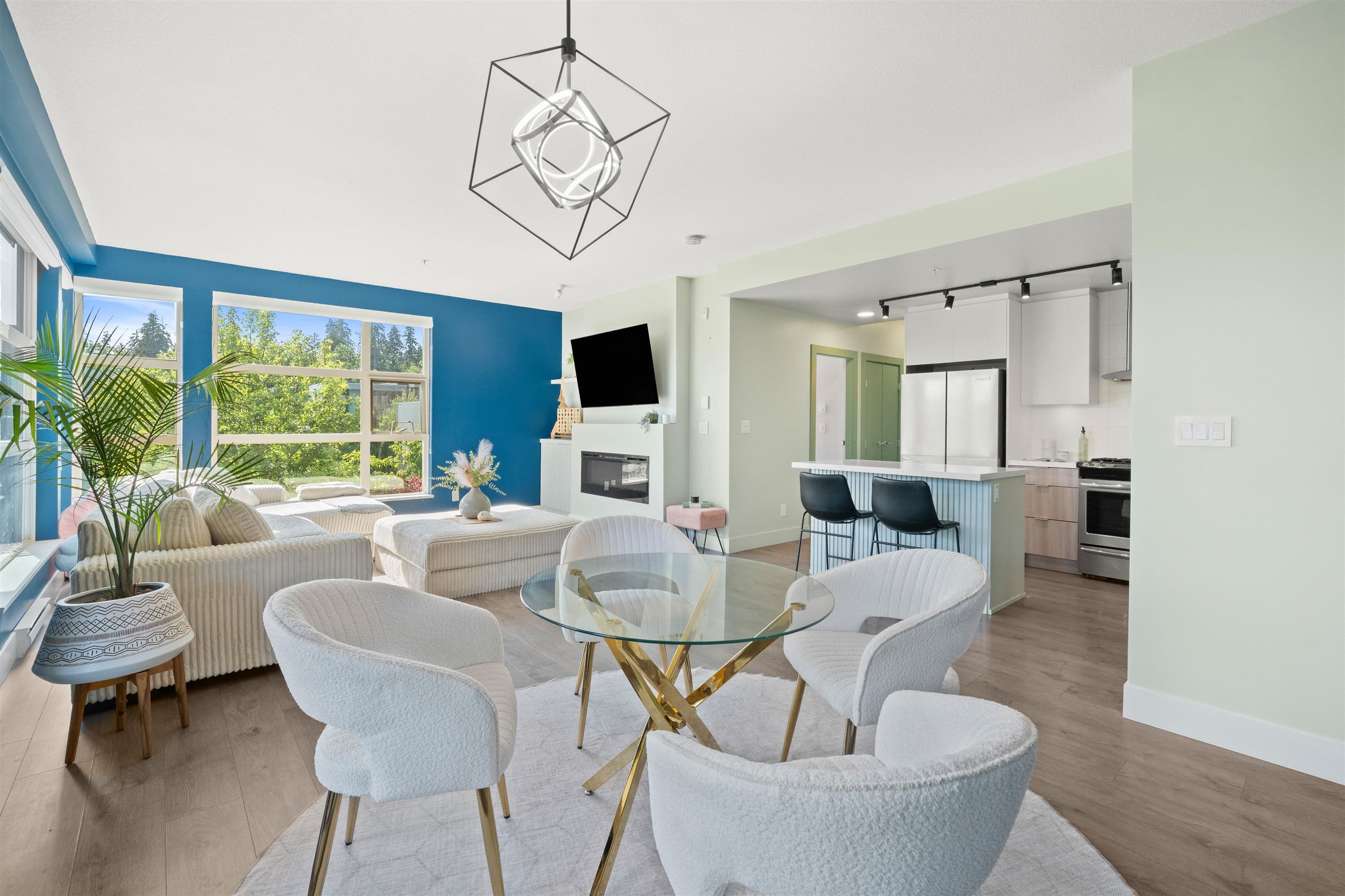 202 - 3602 Aldercrest Dr Drive, North Vancouver, V7G 0A2 — photo 3