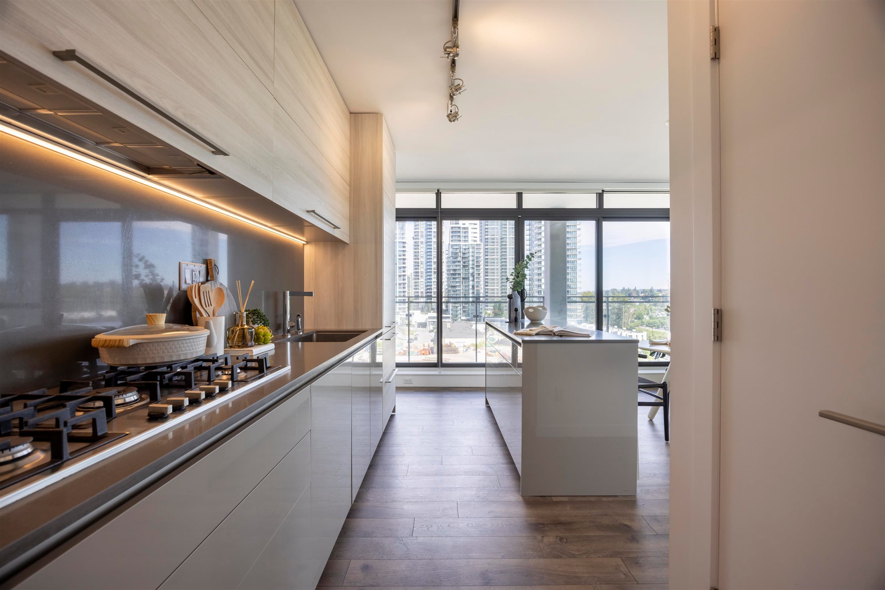 606 - 4488 Juneau Street, Burnaby, V5C 0M4 — photo 5