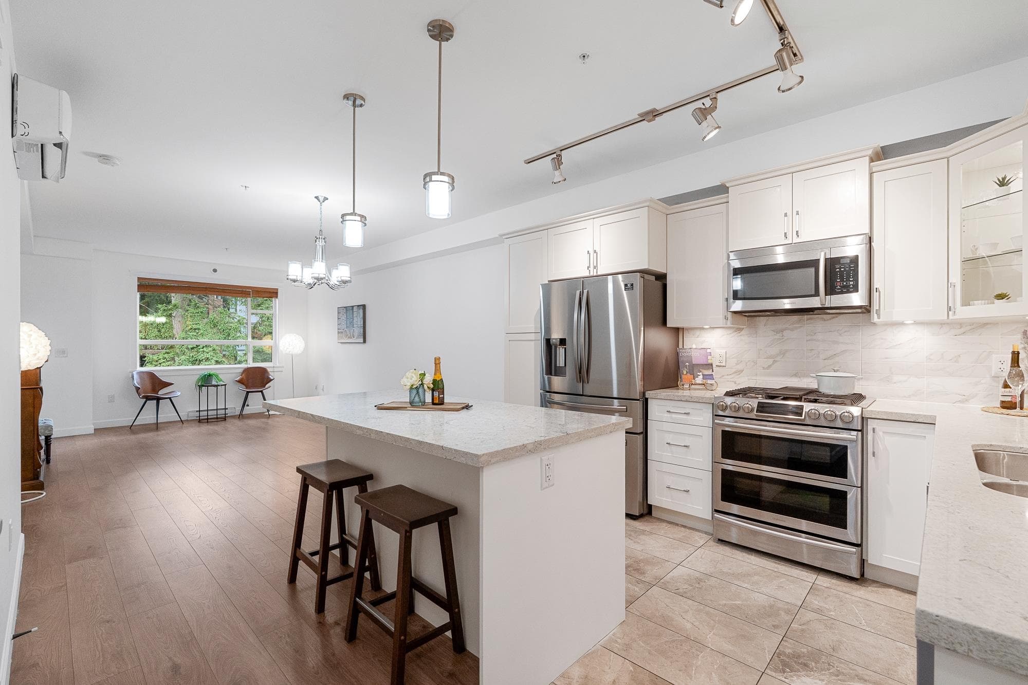 404 - 14588 Mcdougall Drive, Surrey, V4P 0H1 — photo 3